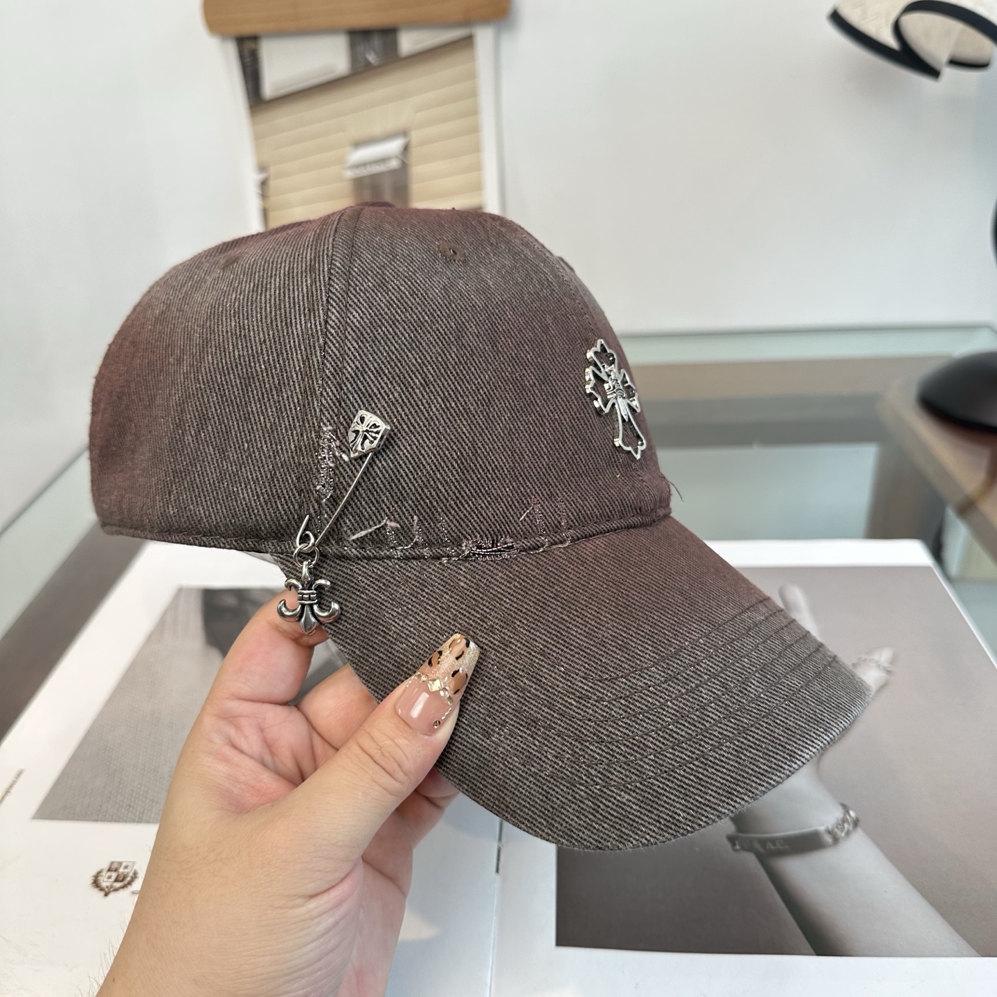 Chrome hearts 克罗心 新款十字架 高品质棒球帽，高端定制版！网红时尚博主同款！墙裂推荐！质量巨好！谁戴谁好