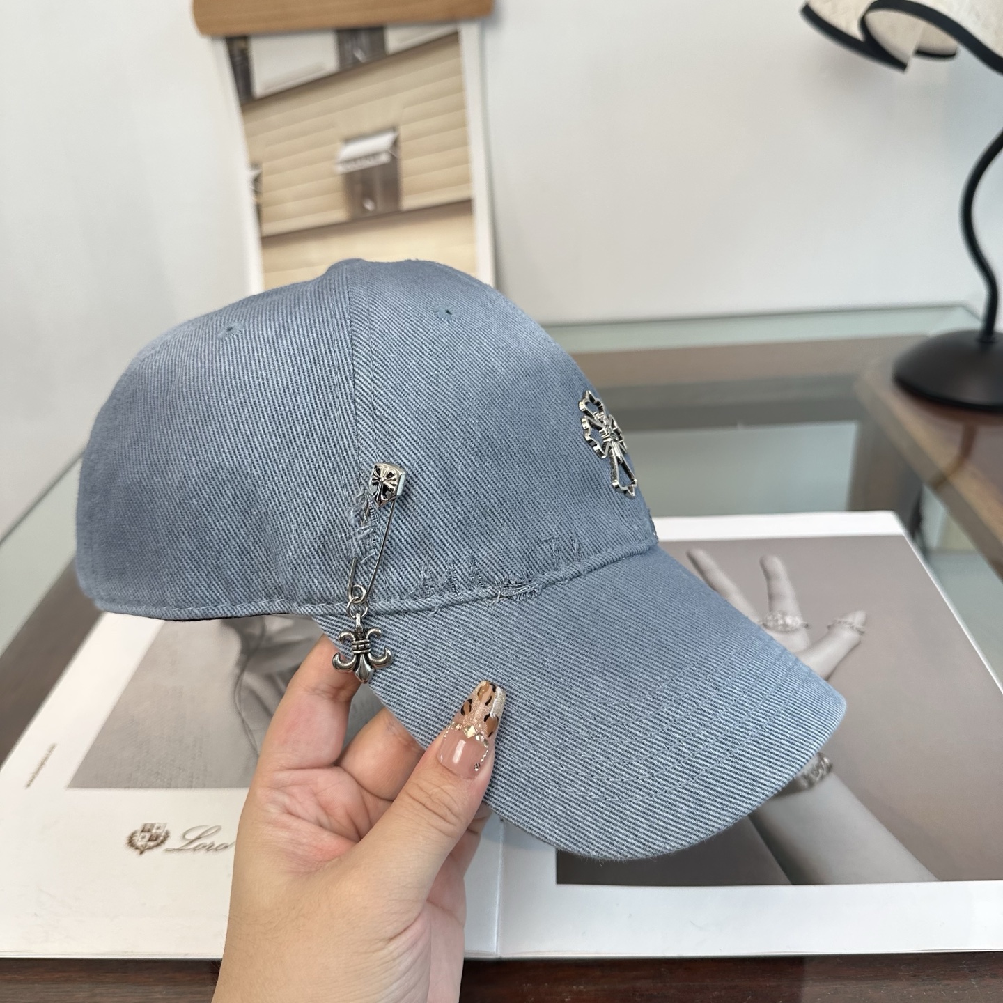 Chrome hearts 克罗心 新款十字架 高品质棒球帽，高端定制版！网红时尚博主同款！墙裂推荐！质量巨好！谁戴谁好