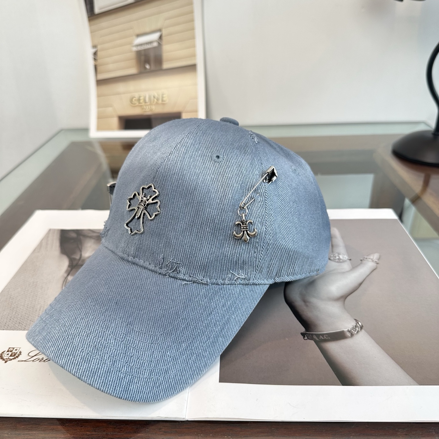 Chrome hearts 克罗心 新款十字架 高品质棒球帽，高端定制版！网红时尚博主同款！墙裂推荐！质量巨好！谁戴谁好