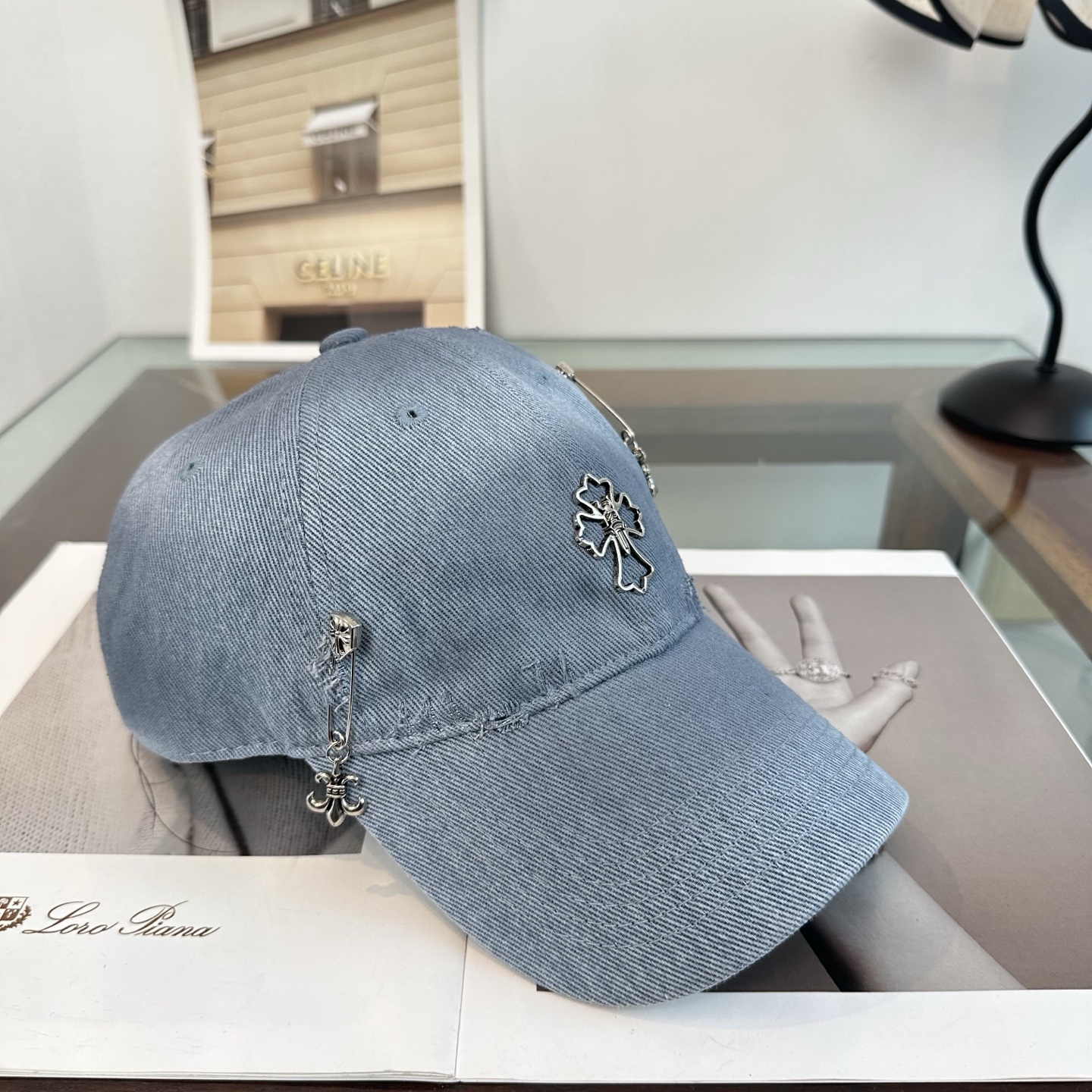Chrome hearts 克罗心 新款十字架 高品质棒球帽，高端定制版！网红时尚博主同款！墙裂推荐！质量巨好！谁戴谁好