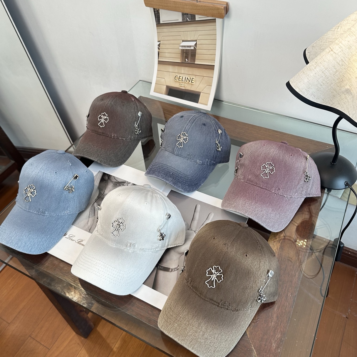 Chrome Hearts Chrome hearts 克罗心 新款十字架 高品质棒球帽，高端定制版 博主同款 墙裂推荐 质量巨好 谁戴谁 ~