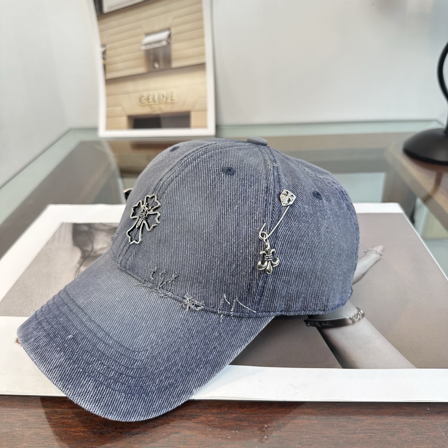 Chrome hearts 克罗心 新款十字架 高品质棒球帽，高端定制版！网红时尚博主同款！墙裂推荐！质量巨好！谁戴谁好