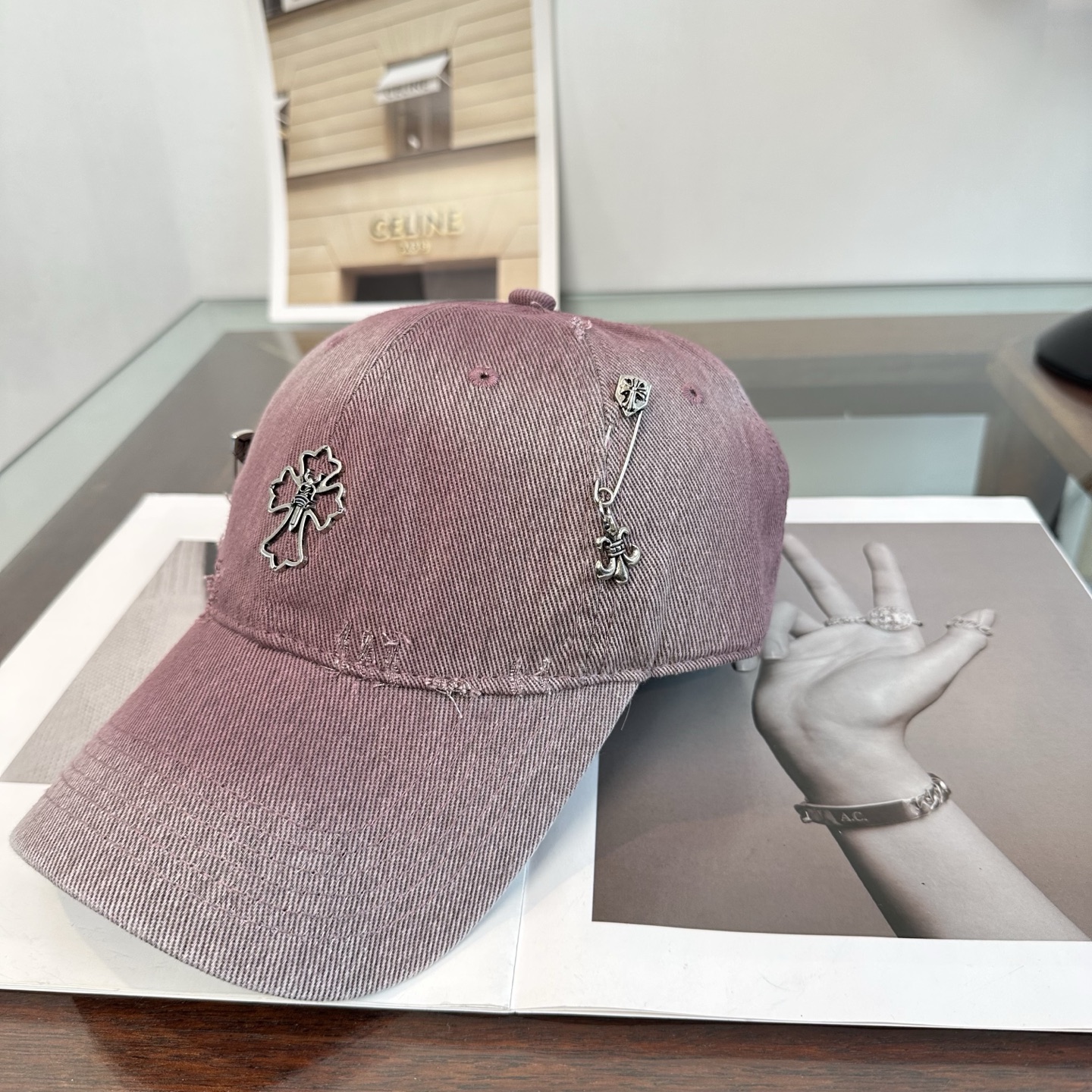 Chrome hearts 克罗心 新款十字架 高品质棒球帽，高端定制版！网红时尚博主同款！墙裂推荐！质量巨好！谁戴谁好