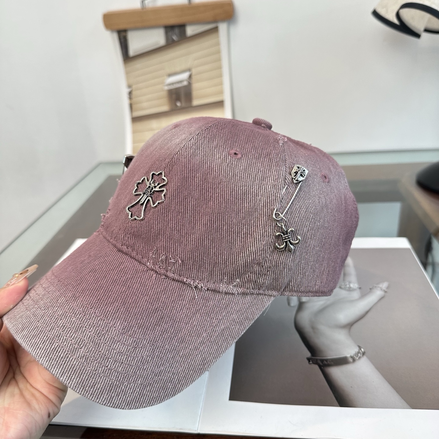 Chrome hearts 克罗心 新款十字架 高品质棒球帽，高端定制版！网红时尚博主同款！墙裂推荐！质量巨好！谁戴谁好