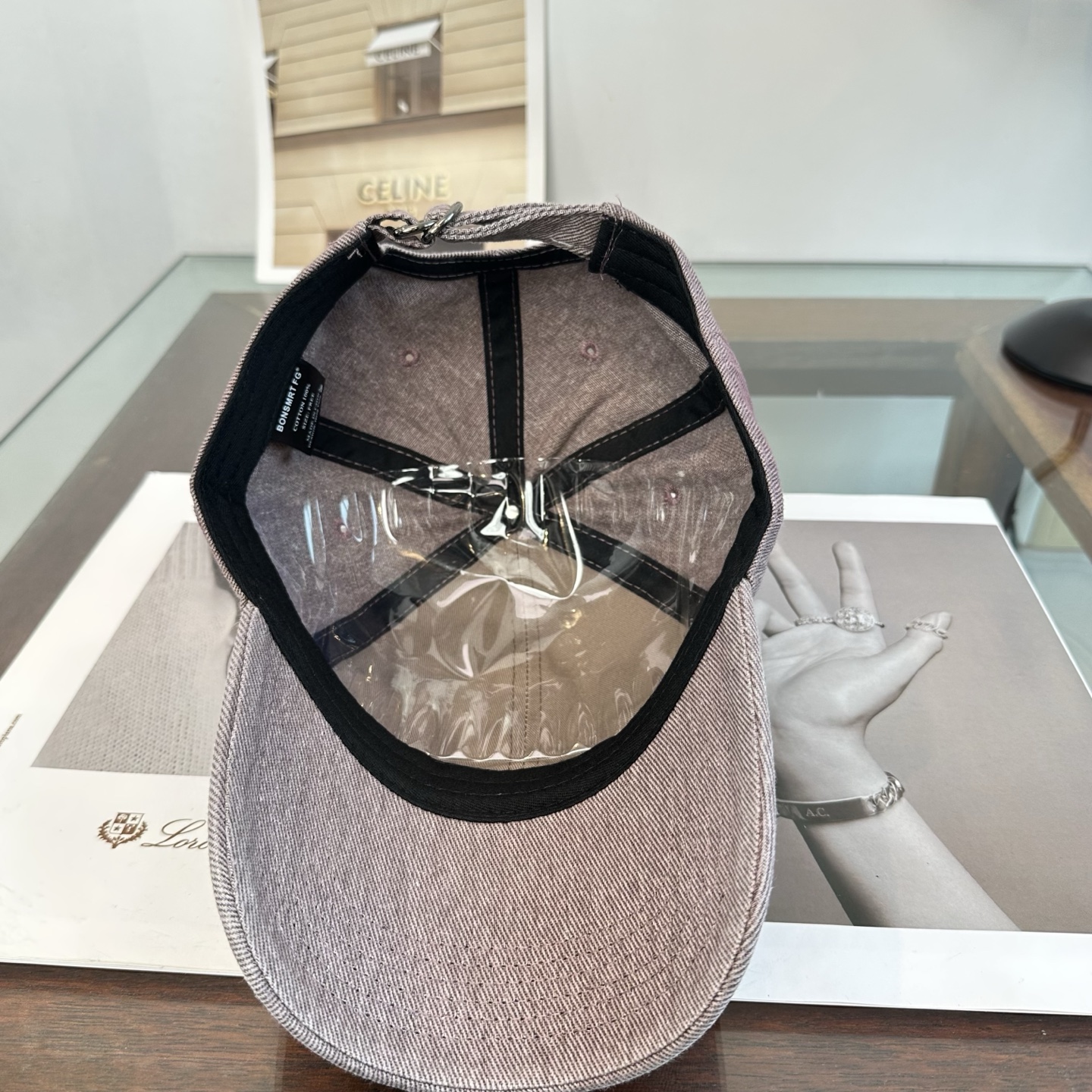 Chrome hearts 克罗心 新款十字架 高品质棒球帽，高端定制版！网红时尚博主同款！墙裂推荐！质量巨好！谁戴谁好
