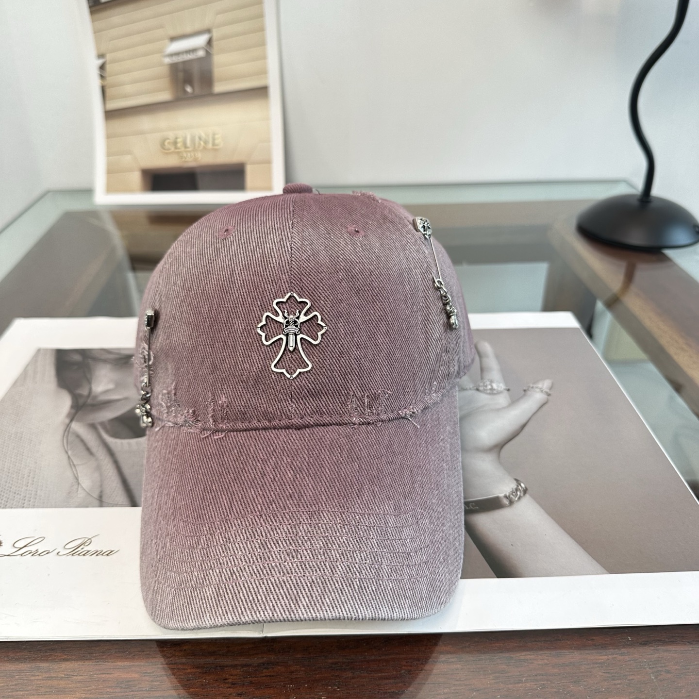 Chrome hearts 克罗心 新款十字架 高品质棒球帽，高端定制版！网红时尚博主同款！墙裂推荐！质量巨好！谁戴谁好