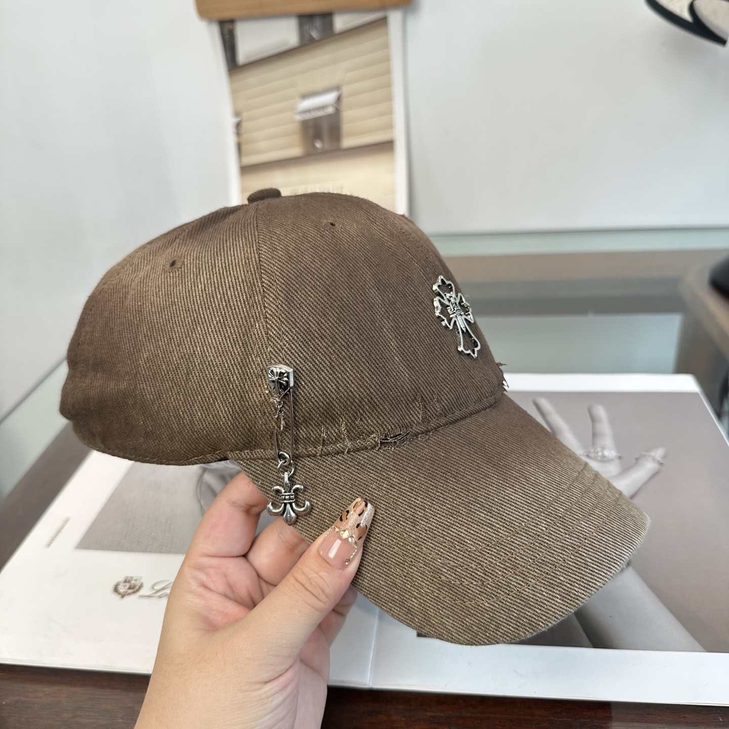 Chrome hearts 克罗心 新款十字架 高品质棒球帽，高端定制版！网红时尚博主同款！墙裂推荐！质量巨好！谁戴谁好
