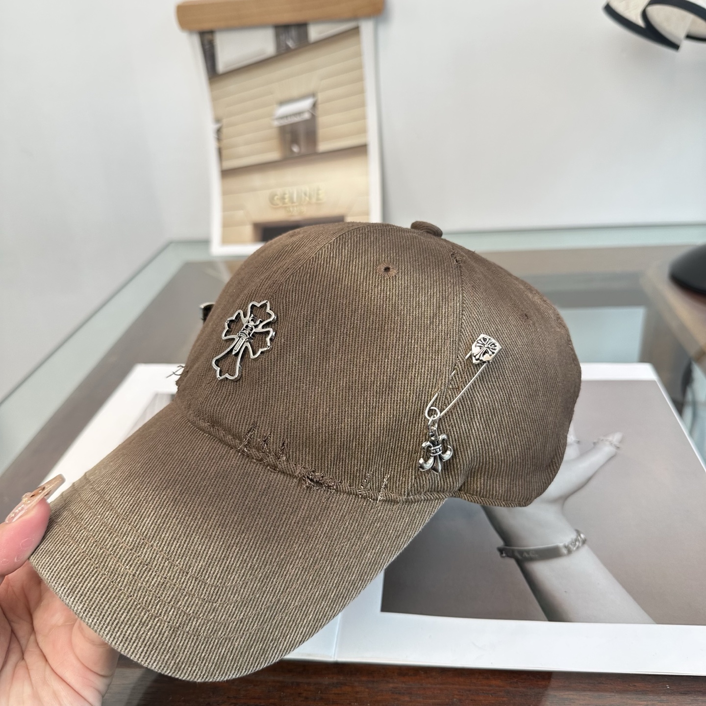 Chrome hearts 克罗心 新款十字架 高品质棒球帽，高端定制版！网红时尚博主同款！墙裂推荐！质量巨好！谁戴谁好