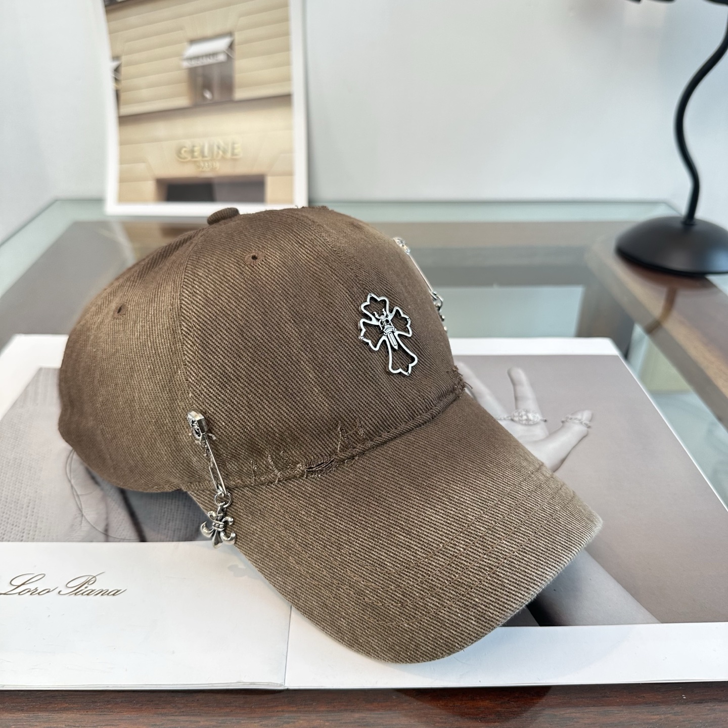 Chrome hearts 克罗心 新款十字架 高品质棒球帽，高端定制版！网红时尚博主同款！墙裂推荐！质量巨好！谁戴谁好