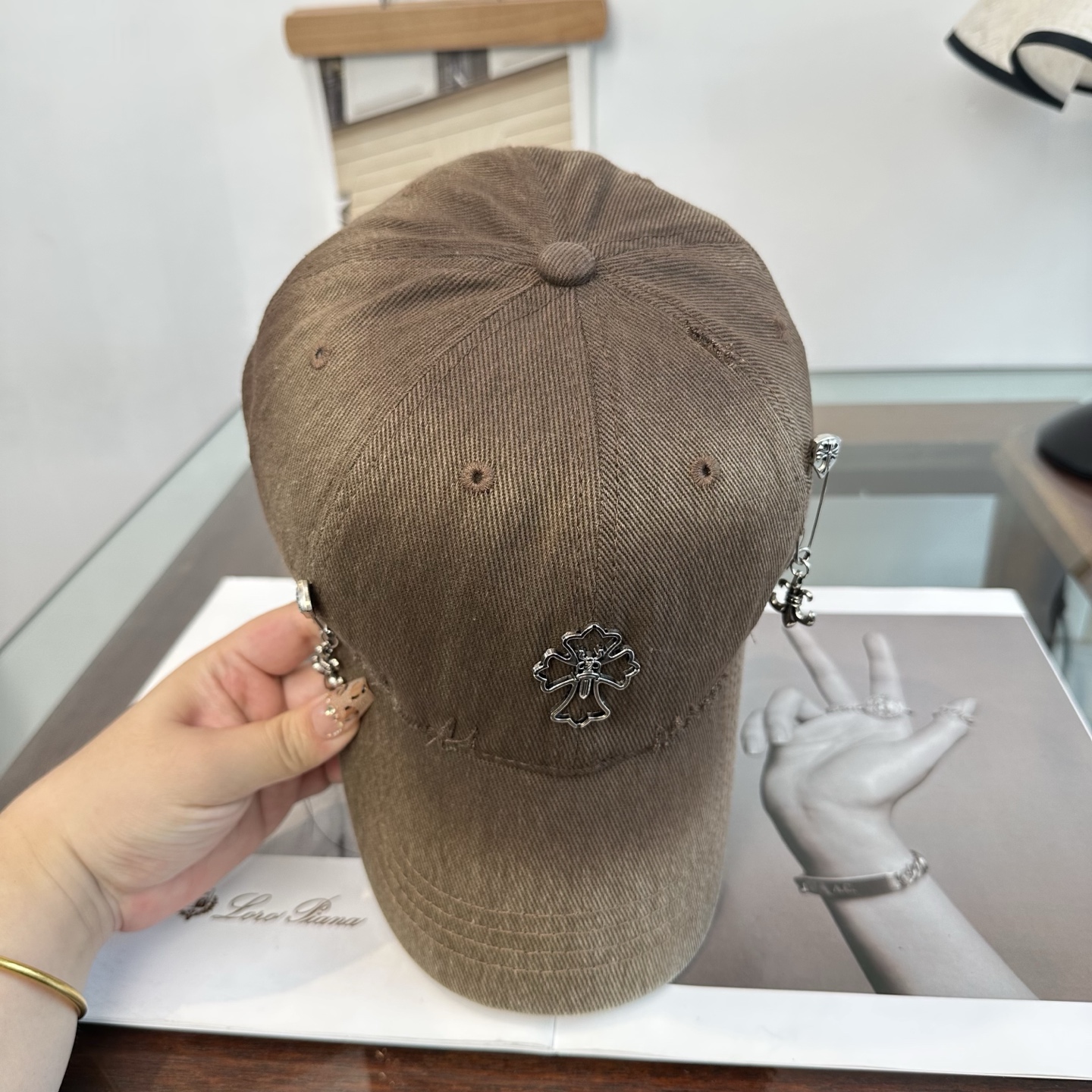 Chrome hearts 克罗心 新款十字架 高品质棒球帽，高端定制版！网红时尚博主同款！墙裂推荐！质量巨好！谁戴谁好