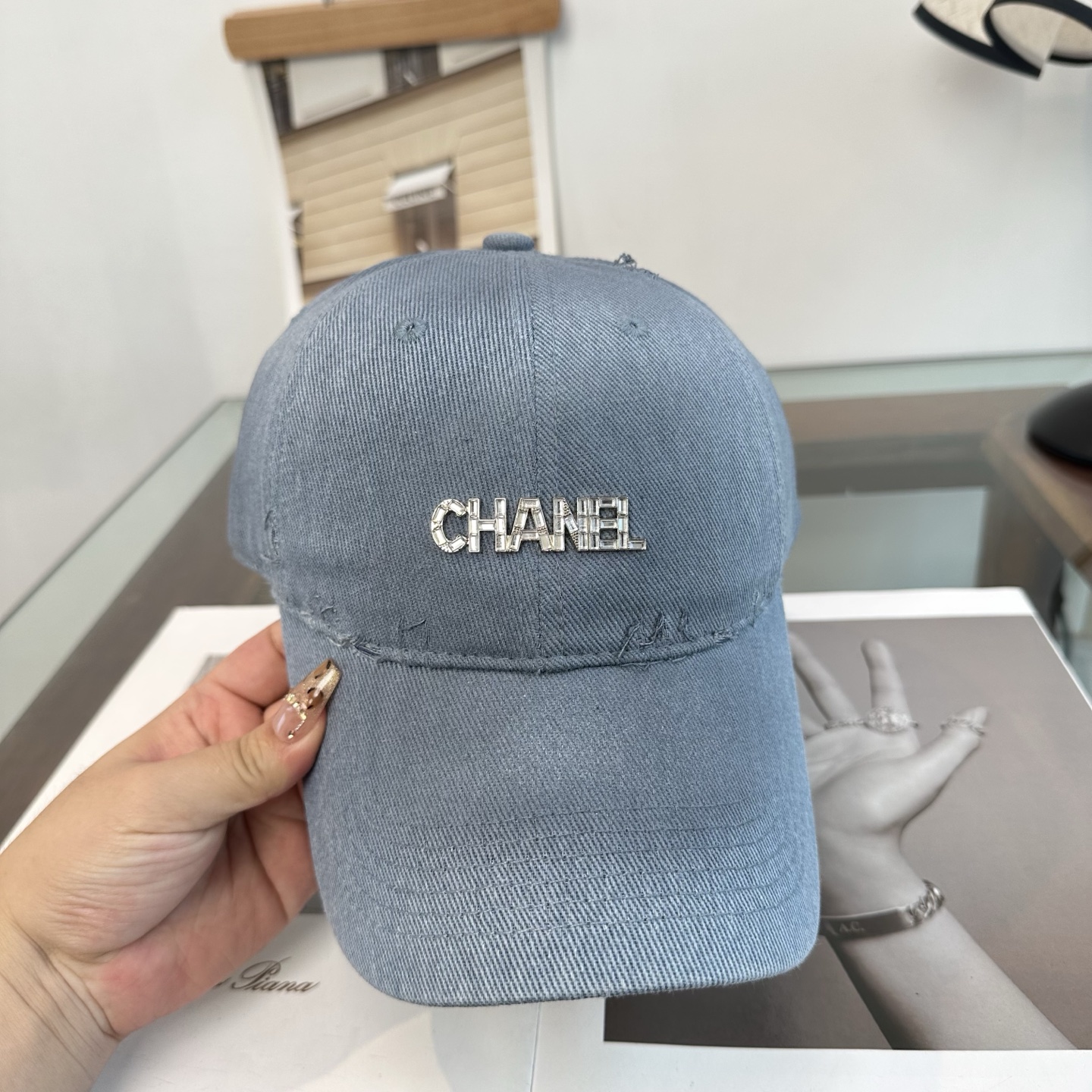 【CHANEL香奈儿】新款高级感唯美纹路小香风鸭舌帽 ，遮阳又超好搭配，出街单品 高货版本原单品质👄