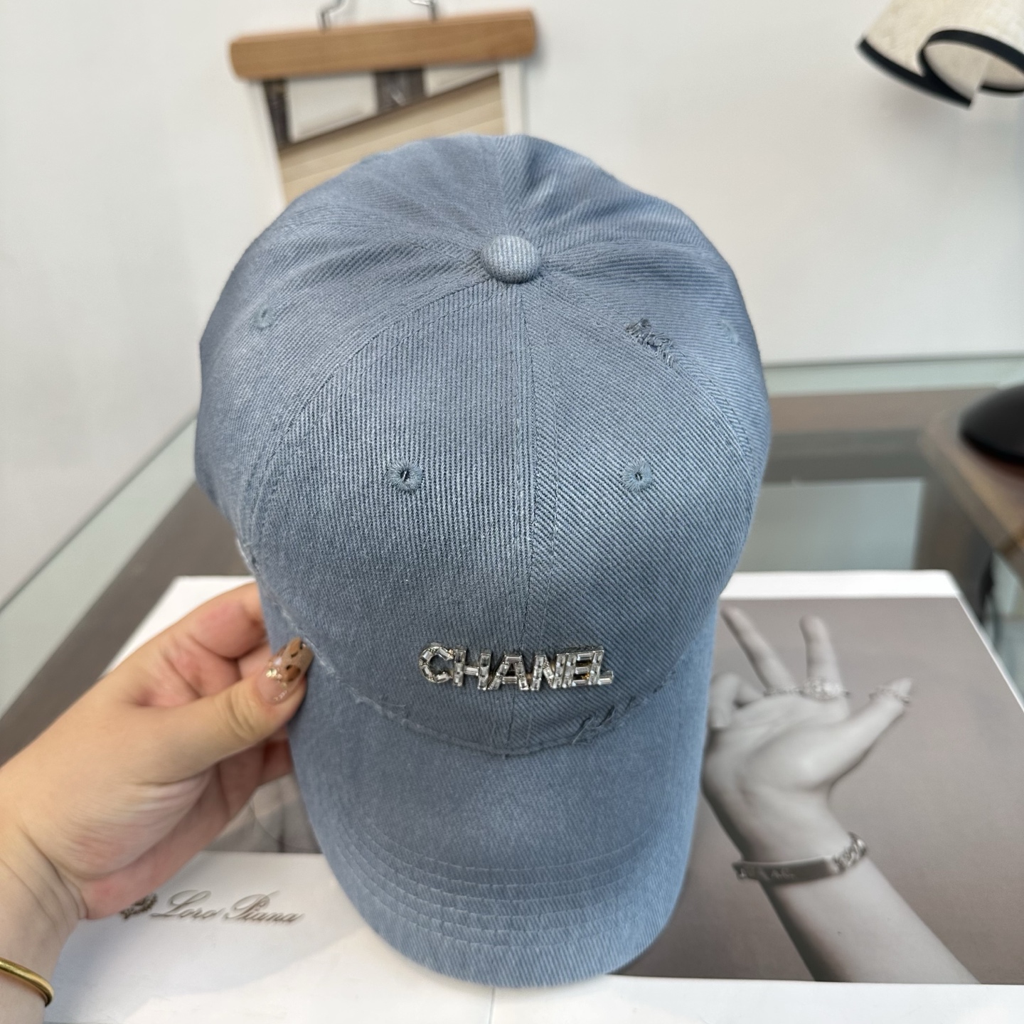【CHANEL香奈儿】新款高级感唯美纹路小香风鸭舌帽 ，遮阳又超好搭配，出街单品 高货版本原单品质👄