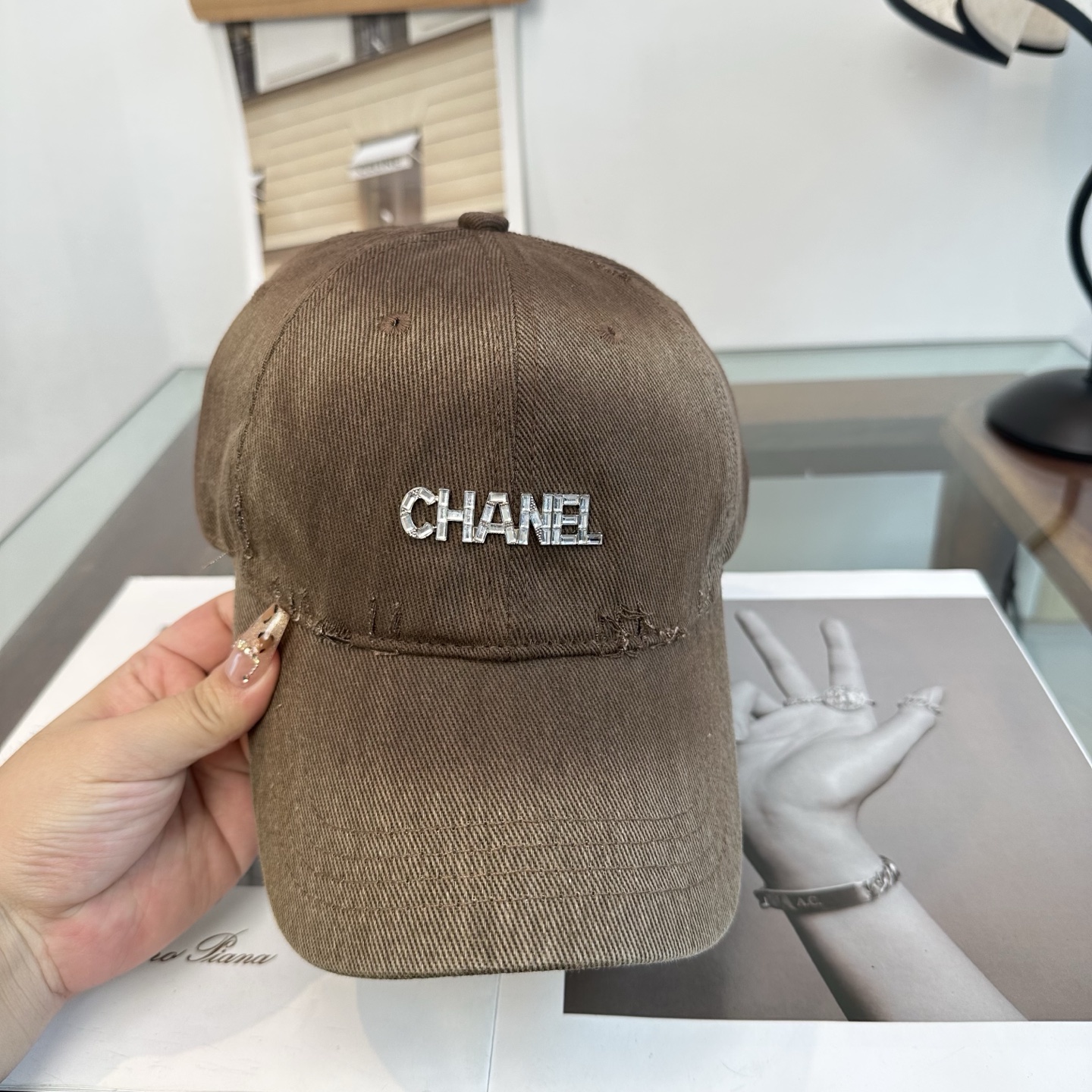 【CHANEL香奈儿】新款高级感唯美纹路小香风鸭舌帽 ，遮阳又超好搭配，出街单品 高货版本原单品质👄