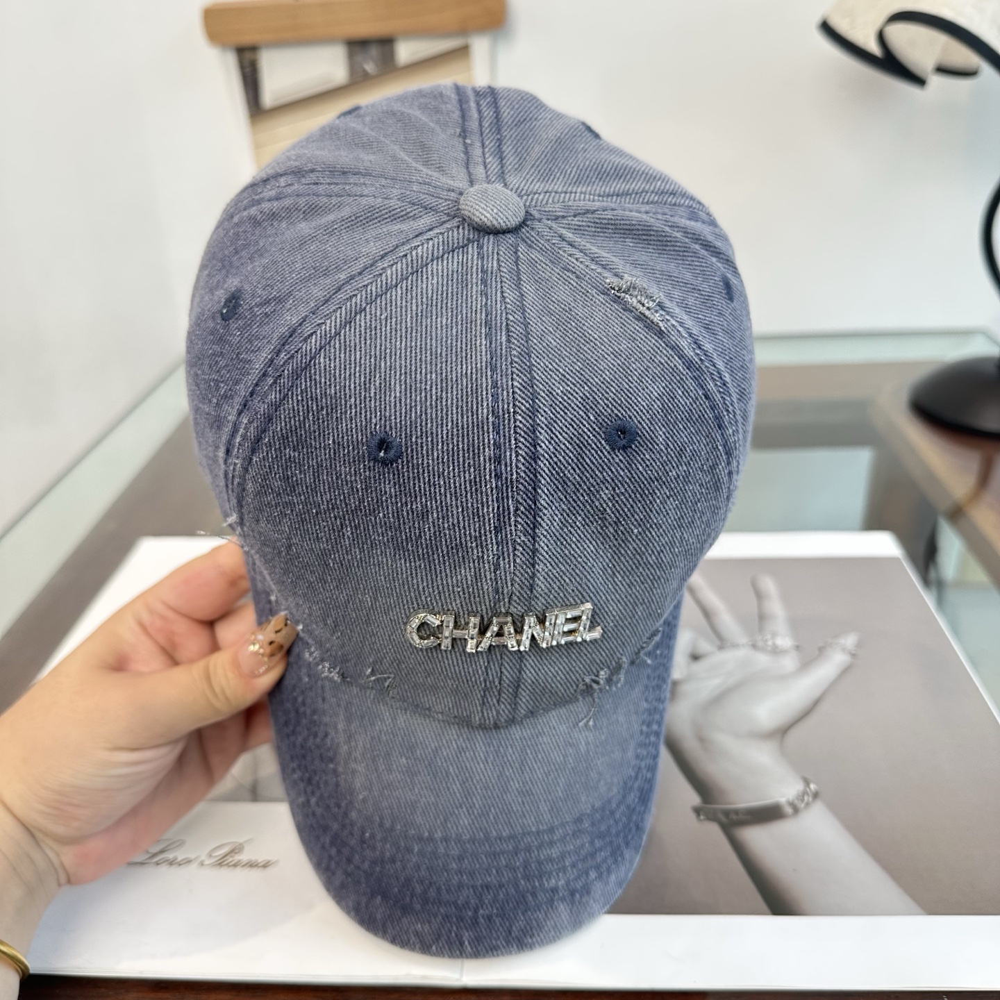 【CHANEL香奈儿】新款高级感唯美纹路小香风鸭舌帽 ，遮阳又超好搭配，出街单品 高货版本原单品质👄