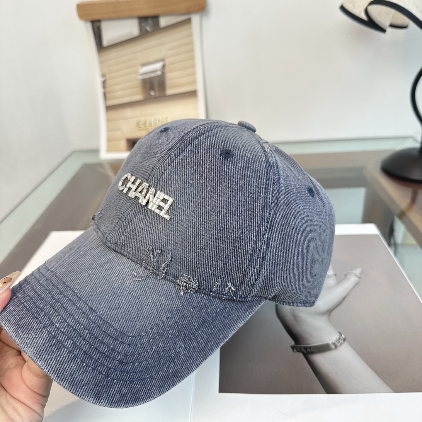 【CHANEL香奈儿】新款高级感唯美纹路小香风鸭舌帽 ，遮阳又超好搭配，出街单品 高货版本原单品质👄