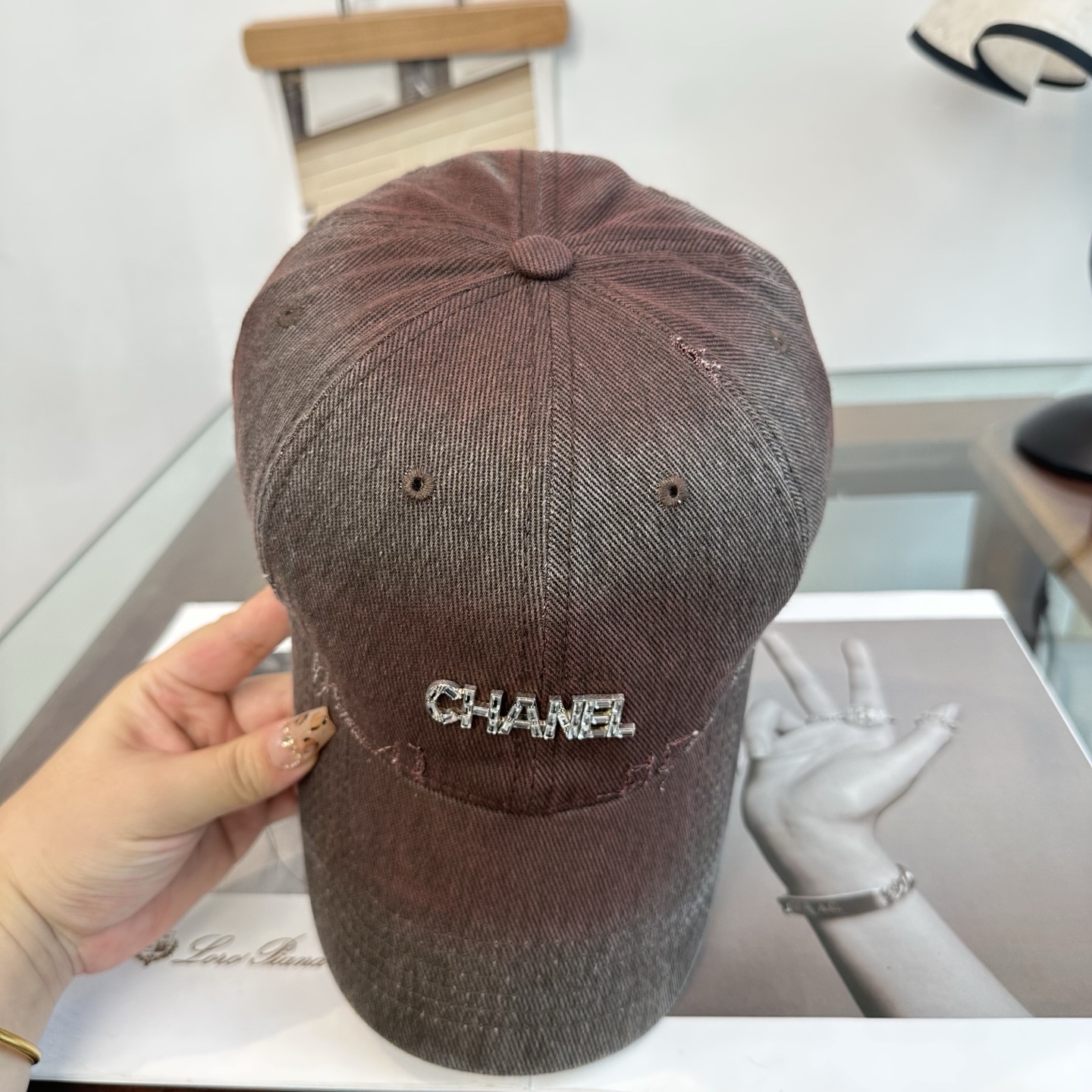 【CHANEL香奈儿】新款高级感唯美纹路小香风鸭舌帽 ，遮阳又超好搭配，出街单品 高货版本原单品质👄