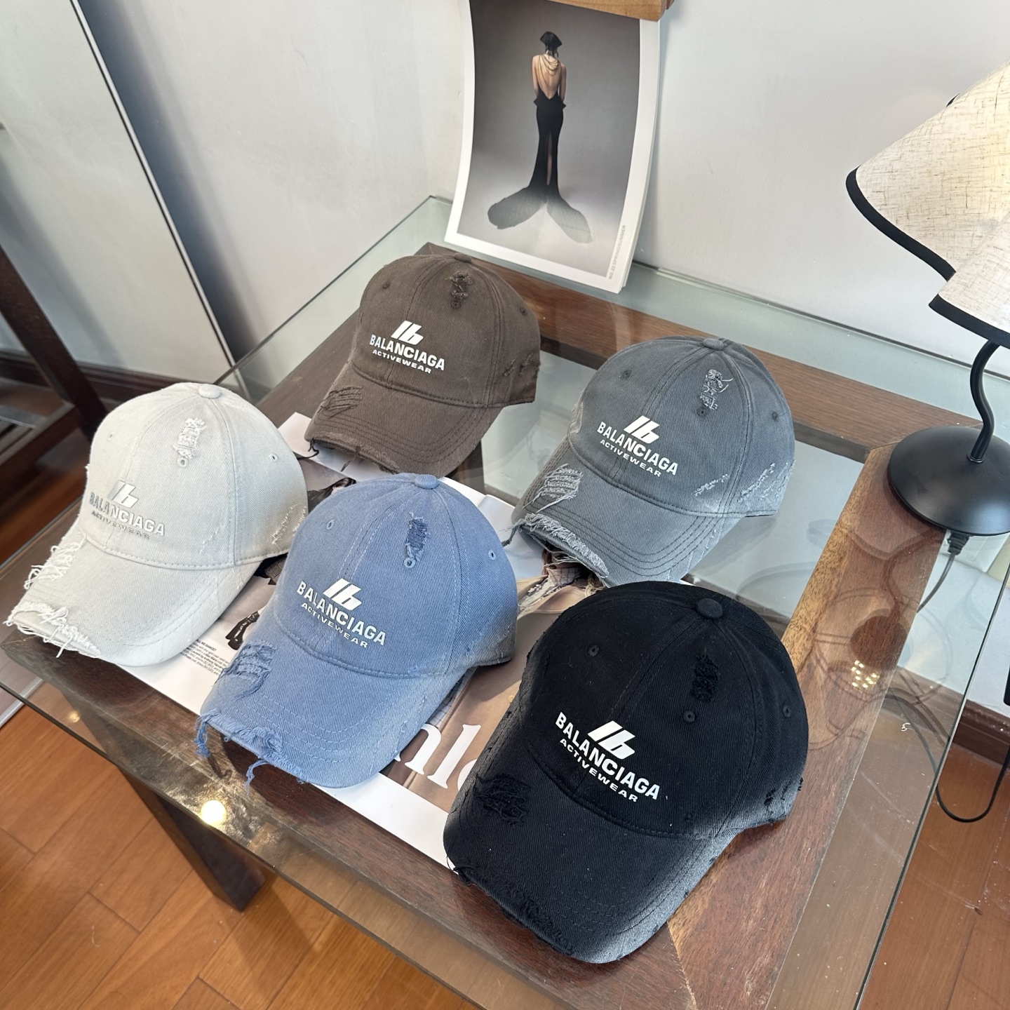 新品Balenciaga 巴黎世家字母新款棒球帽 现货秒发🧢简约时尚超级无敌好看的帽子！情侣款！