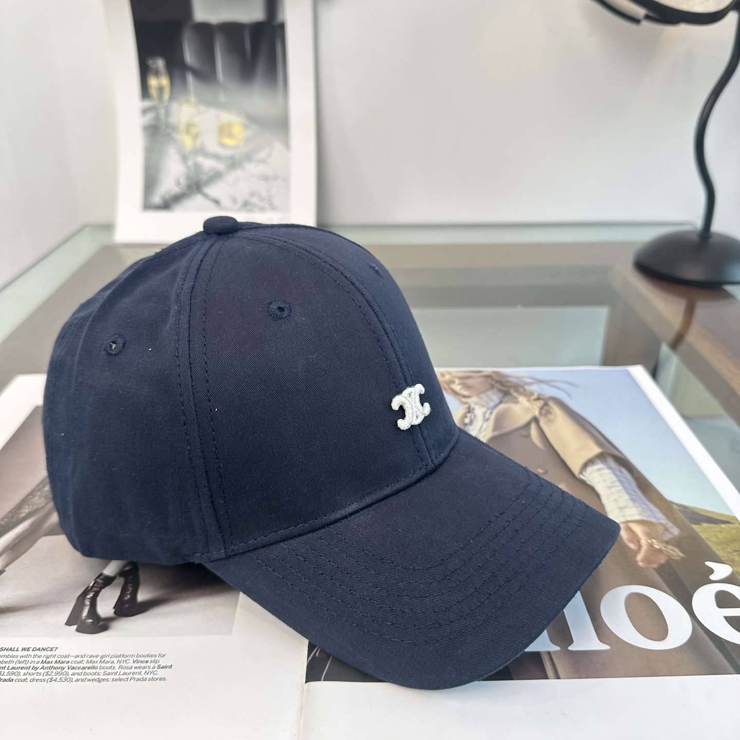 爆款CELINE（赛琳）简约明星同款最新棒球帽，时尚潮流，高端做工！每一个帽子都是用心之作！非一般的品质