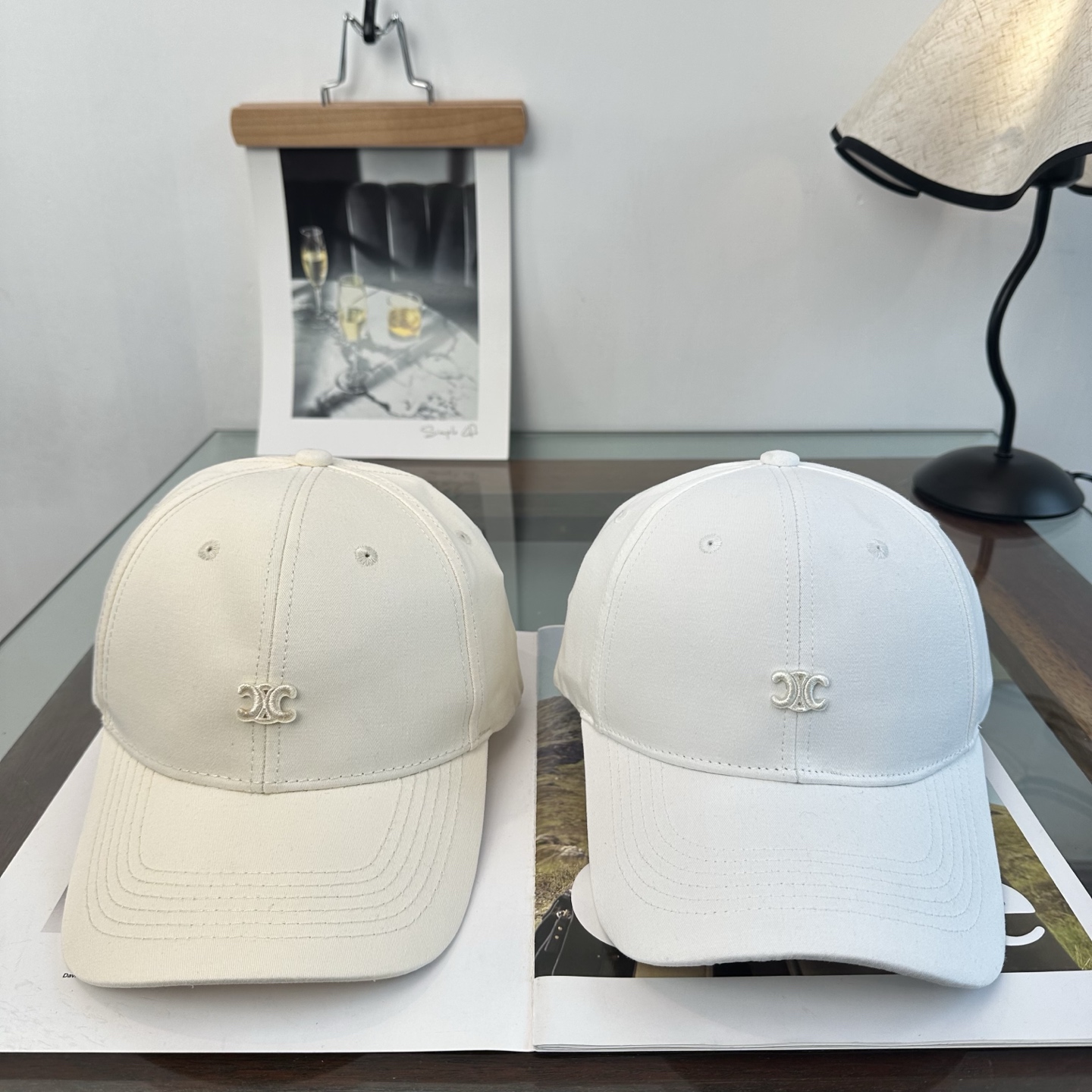 爆款CELINE（赛琳）简约明星同款最新棒球帽，时尚潮流，高端做工！每一个帽子都是用心之作！非一般的品质