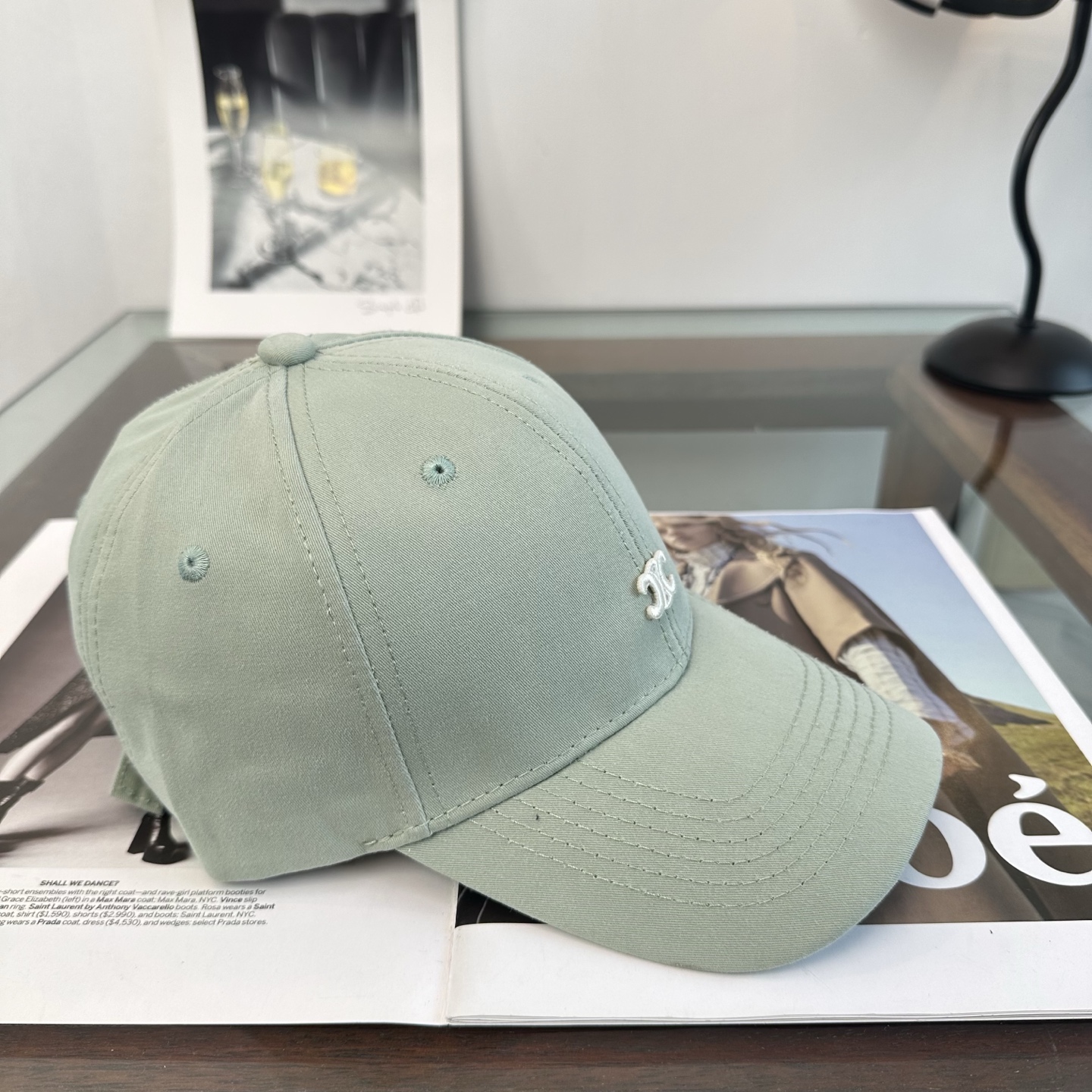 爆款CELINE（赛琳）简约明星同款最新棒球帽，时尚潮流，高端做工！每一个帽子都是用心之作！非一般的品质