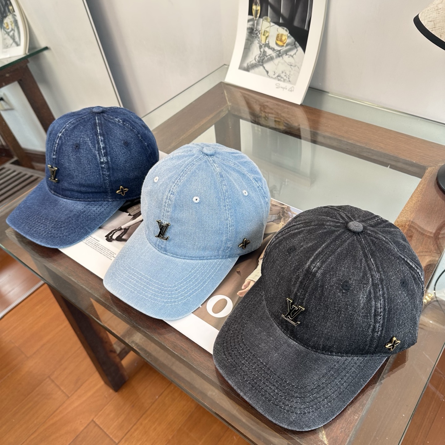 🧢路易威登棒球帽 LouisVuitton😍新款LV棒球帽，重工打造♥️高端大气，百搭款🤗男女通用！