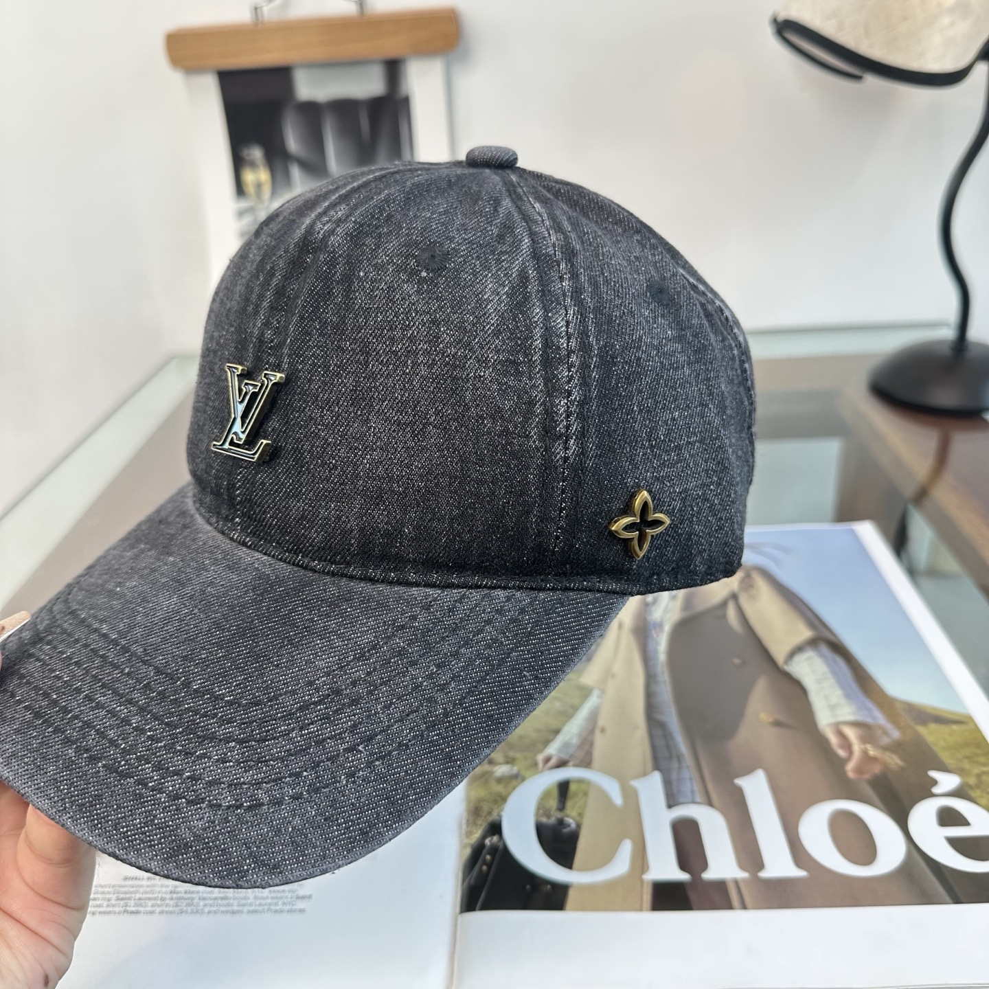 🧢路易威登棒球帽 LouisVuitton😍新款LV棒球帽，重工打造♥️高端大气，百搭款🤗男女通用！