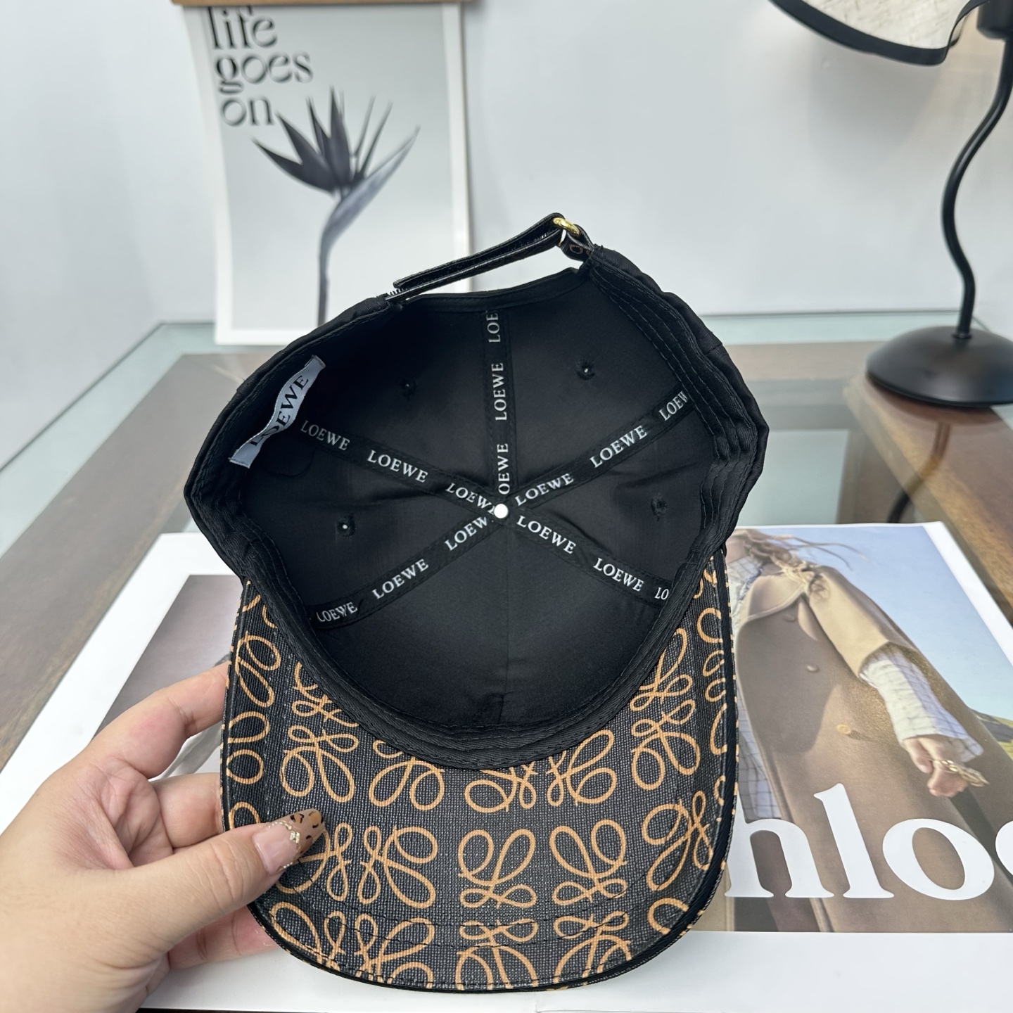 LOEWE【罗意威】新款棒球帽，专柜同步出货，大牌款超好搭配，赶紧入手