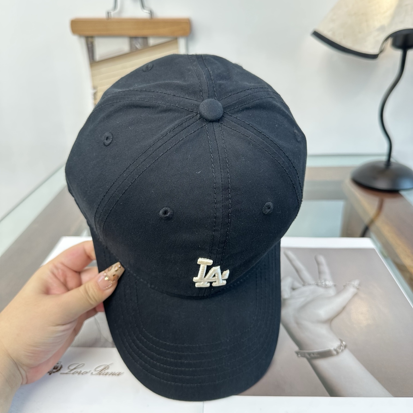 LA 经典款棒球帽，网红时尚博主同款！墙裂推荐！谁戴谁好看~