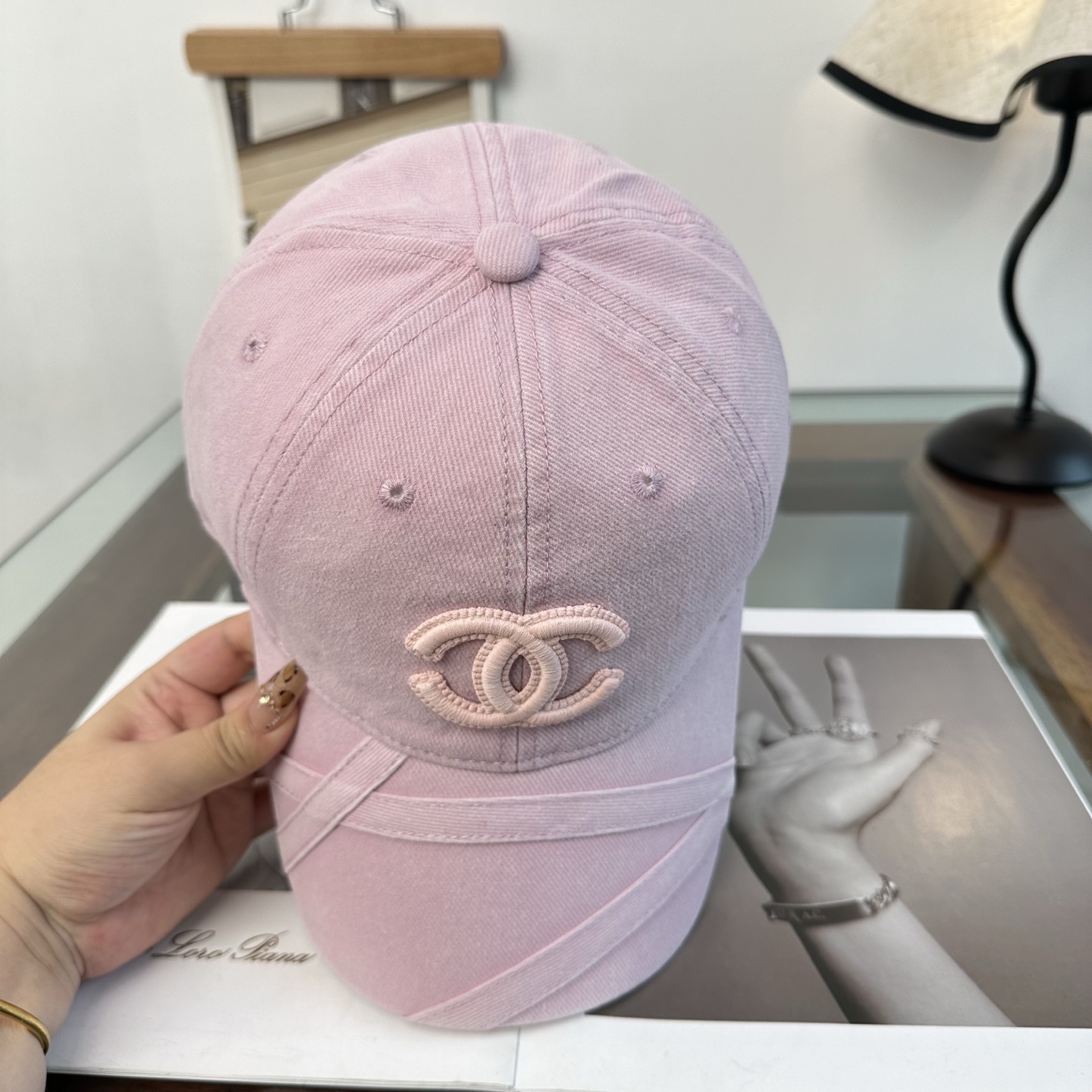 【CHANEL香奈儿】新款高级感唯美纹路小香风鸭舌帽 ，遮阳又超好搭配，出街单品 高货版本原单品质👄