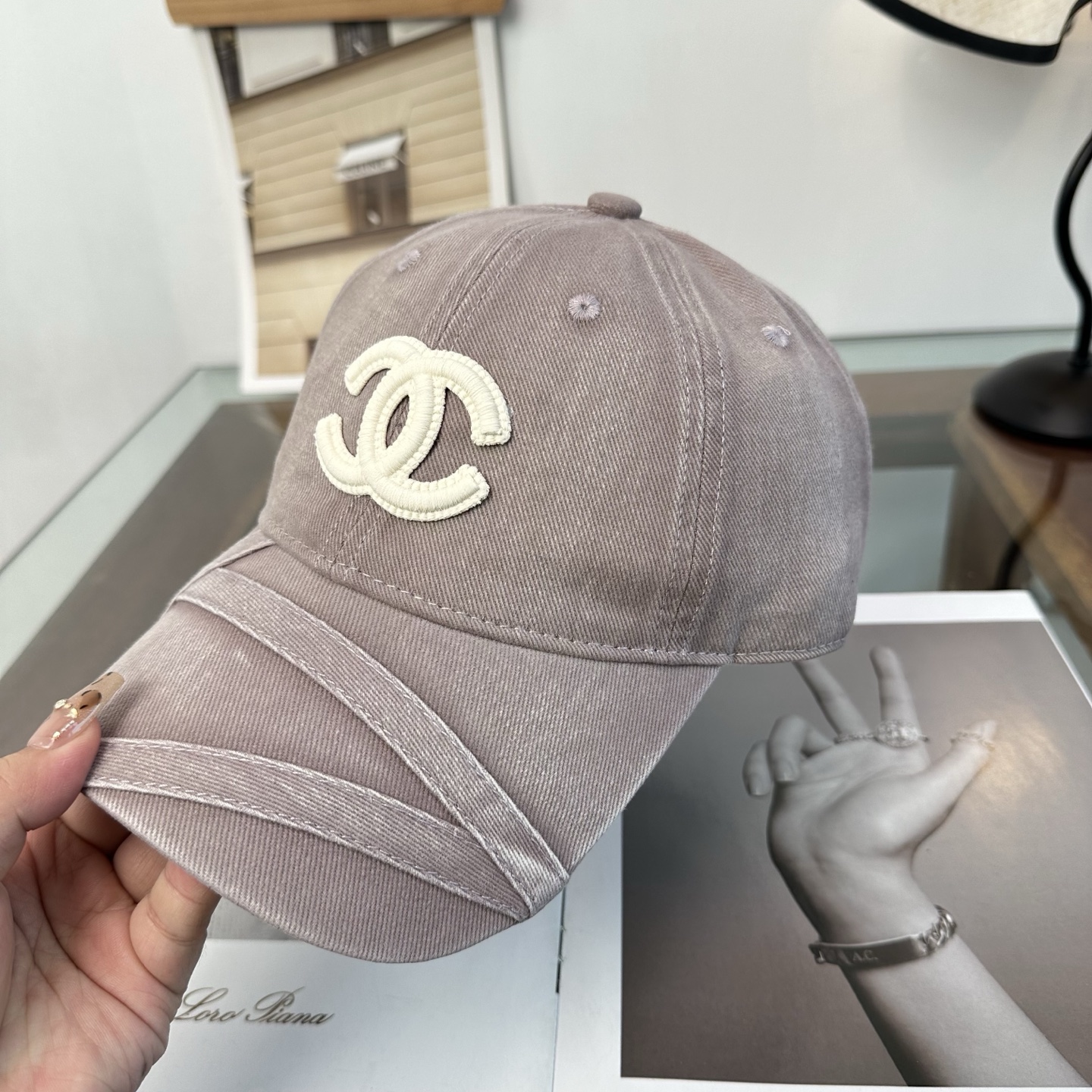 【CHANEL香奈儿】新款高级感唯美纹路小香风鸭舌帽 ，遮阳又超好搭配，出街单品 高货版本原单品质👄