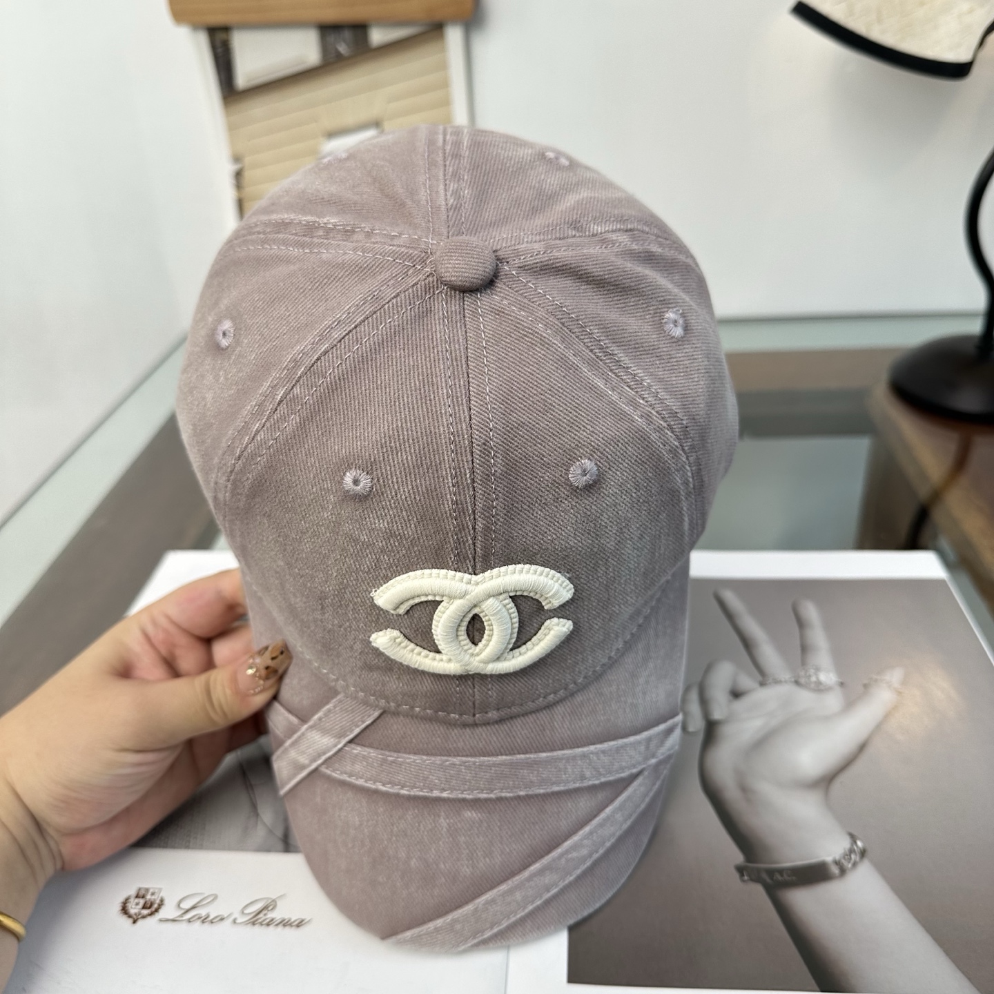 【CHANEL香奈儿】新款高级感唯美纹路小香风鸭舌帽 ，遮阳又超好搭配，出街单品 高货版本原单品质👄