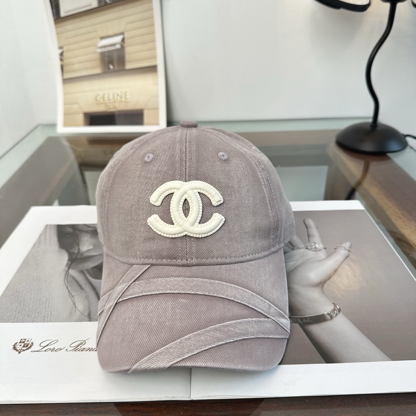 【CHANEL香奈儿】新款高级感唯美纹路小香风鸭舌帽 ，遮阳又超好搭配，出街单品 高货版本原单品质👄