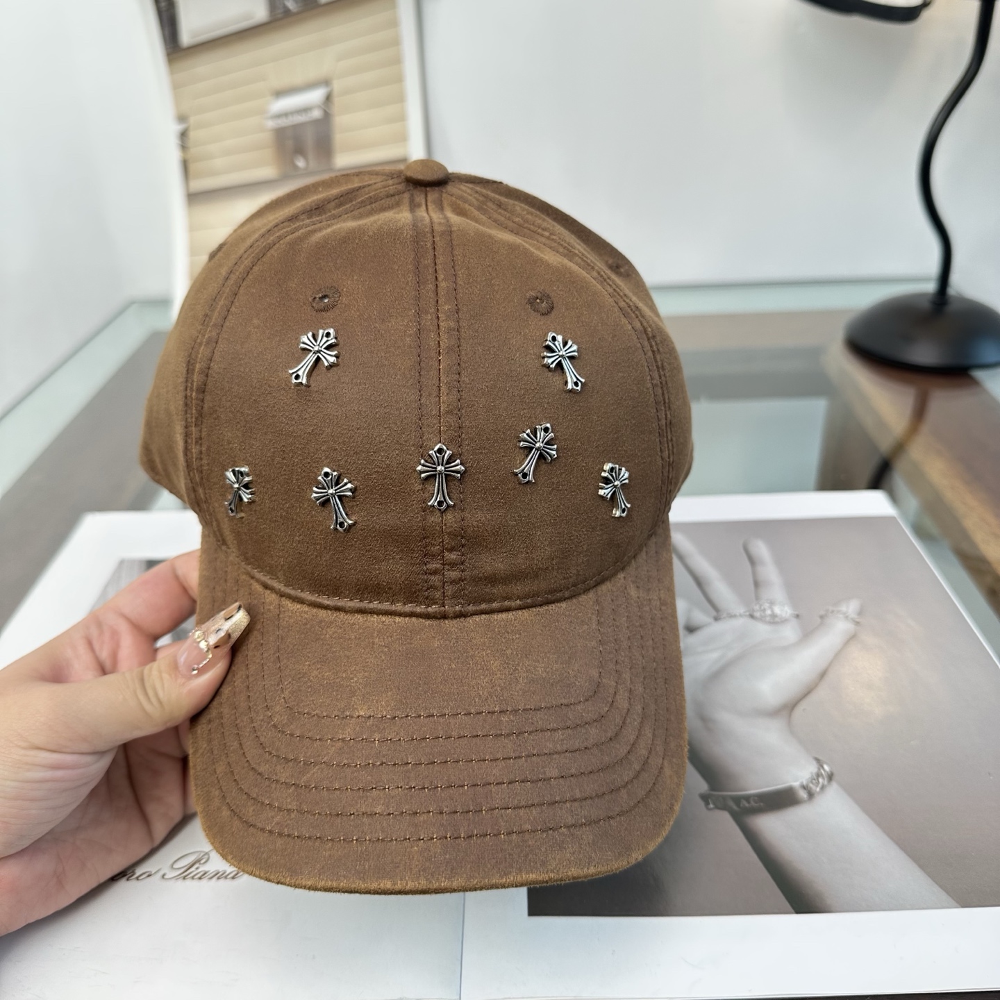 Chrome hearts 克罗心 新款十字架 高品质棒球帽，高端定制版！网红时尚博主同款！墙裂推荐！质量巨好！谁戴谁好