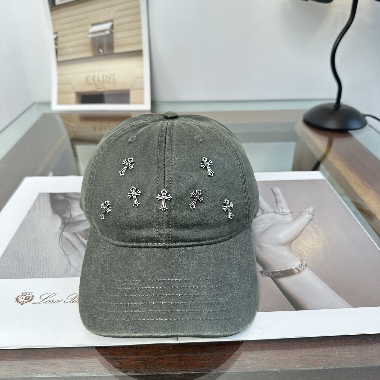 Chrome hearts 克罗心 新款十字架 高品质棒球帽，高端定制版！网红时尚博主同款！墙裂推荐！质量巨好！谁戴谁好
