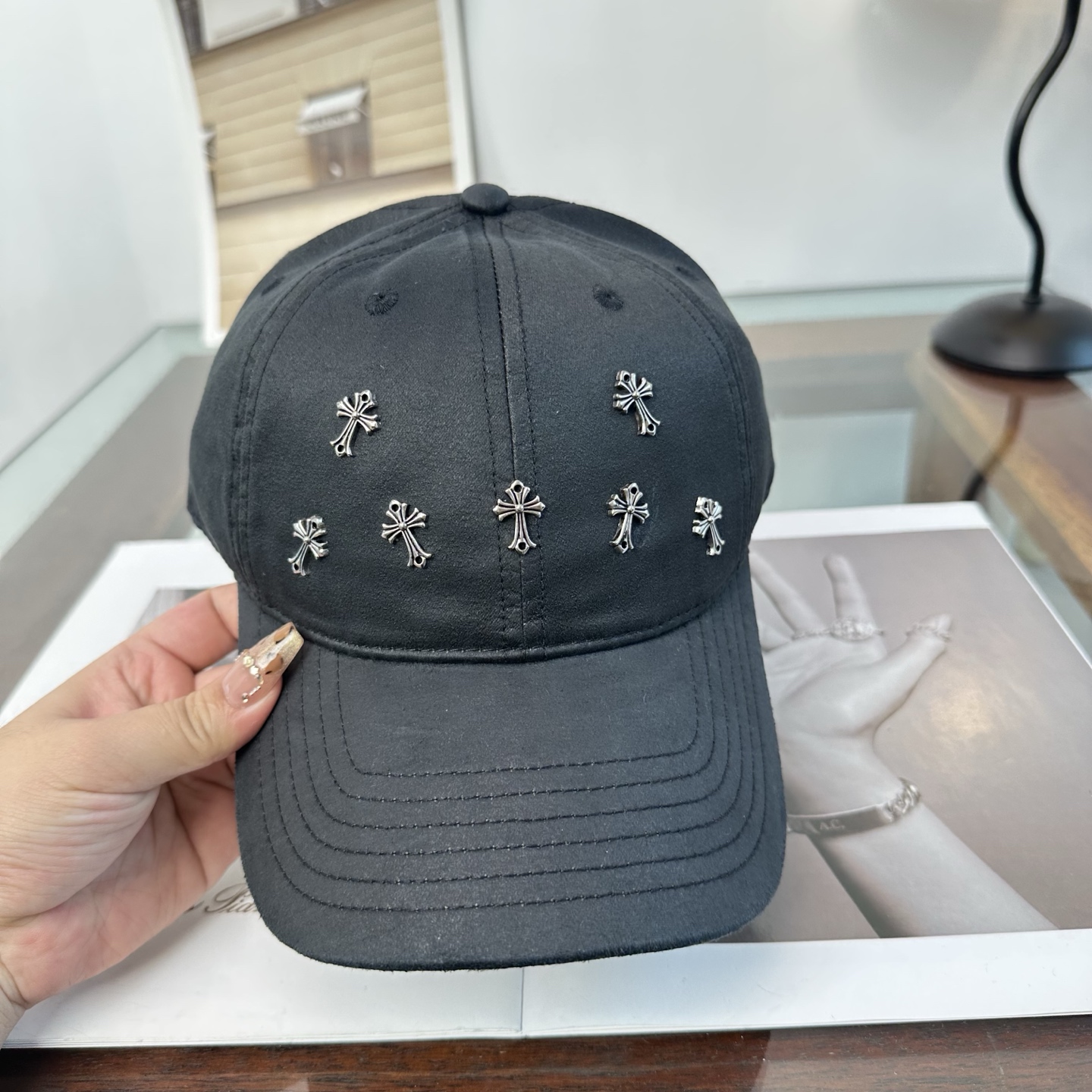 Chrome hearts 克罗心 新款十字架 高品质棒球帽，高端定制版！网红时尚博主同款！墙裂推荐！质量巨好！谁戴谁好