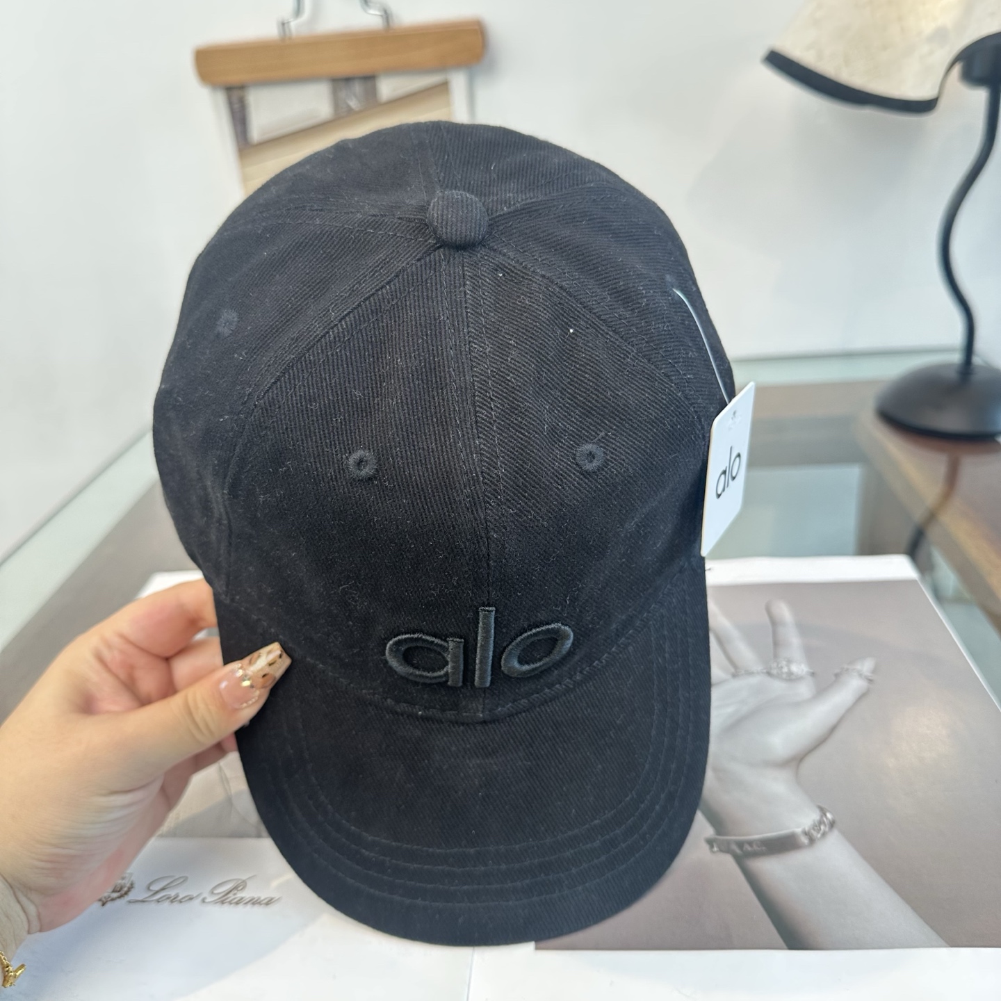 Alo 。爆款 新款棒球帽定制面料，简约时尚更透气，超火爆现货秒发