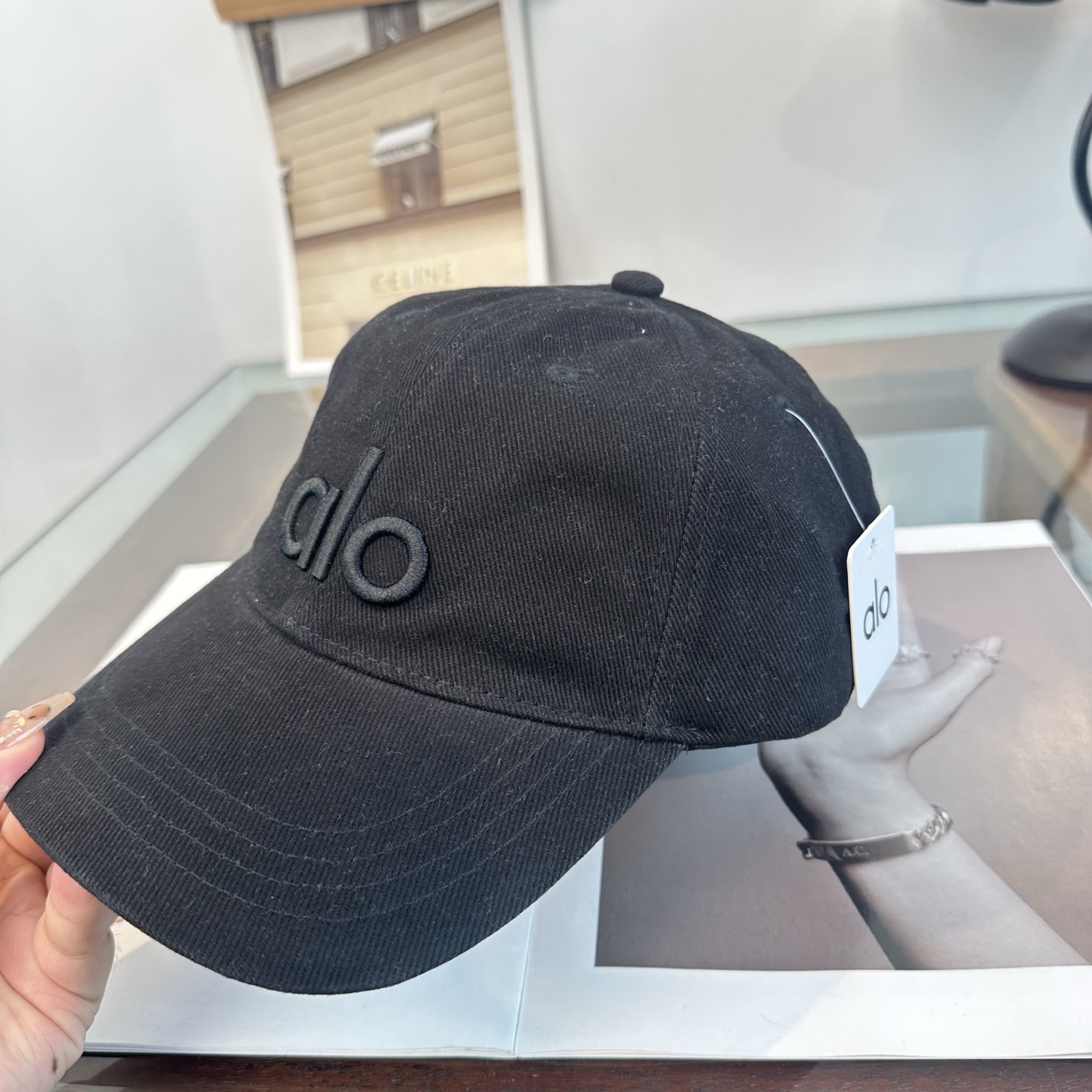Alo 。爆款 新款棒球帽定制面料，简约时尚更透气，超火爆现货秒发