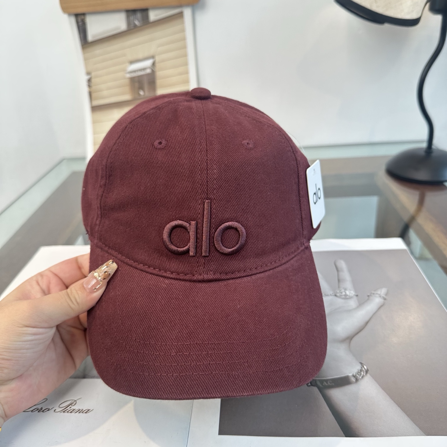 Alo 。爆款 新款棒球帽定制面料，简约时尚更透气，超火爆现货秒发