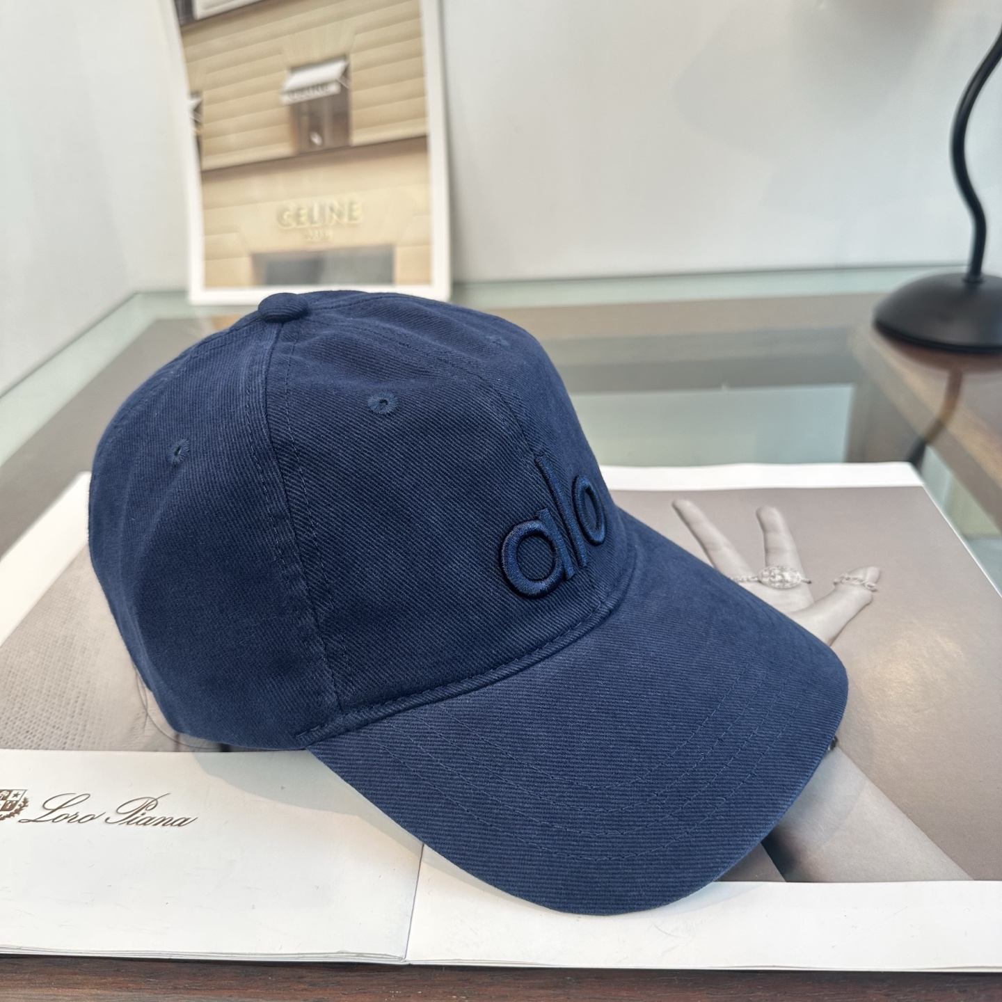 Alo 。爆款 新款棒球帽定制面料，简约时尚更透气，超火爆现货秒发