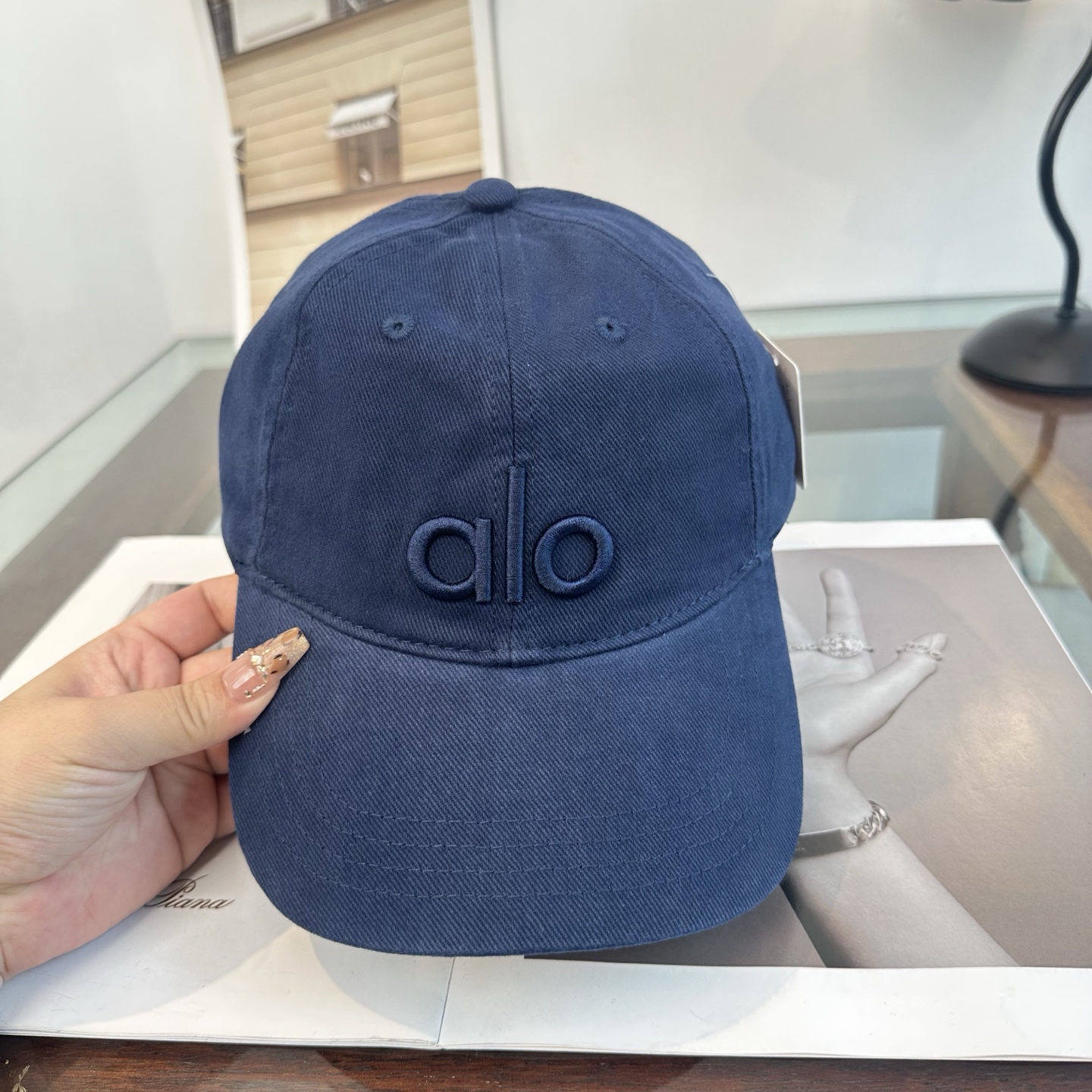 Alo 。爆款 新款棒球帽定制面料，简约时尚更透气，超火爆现货秒发