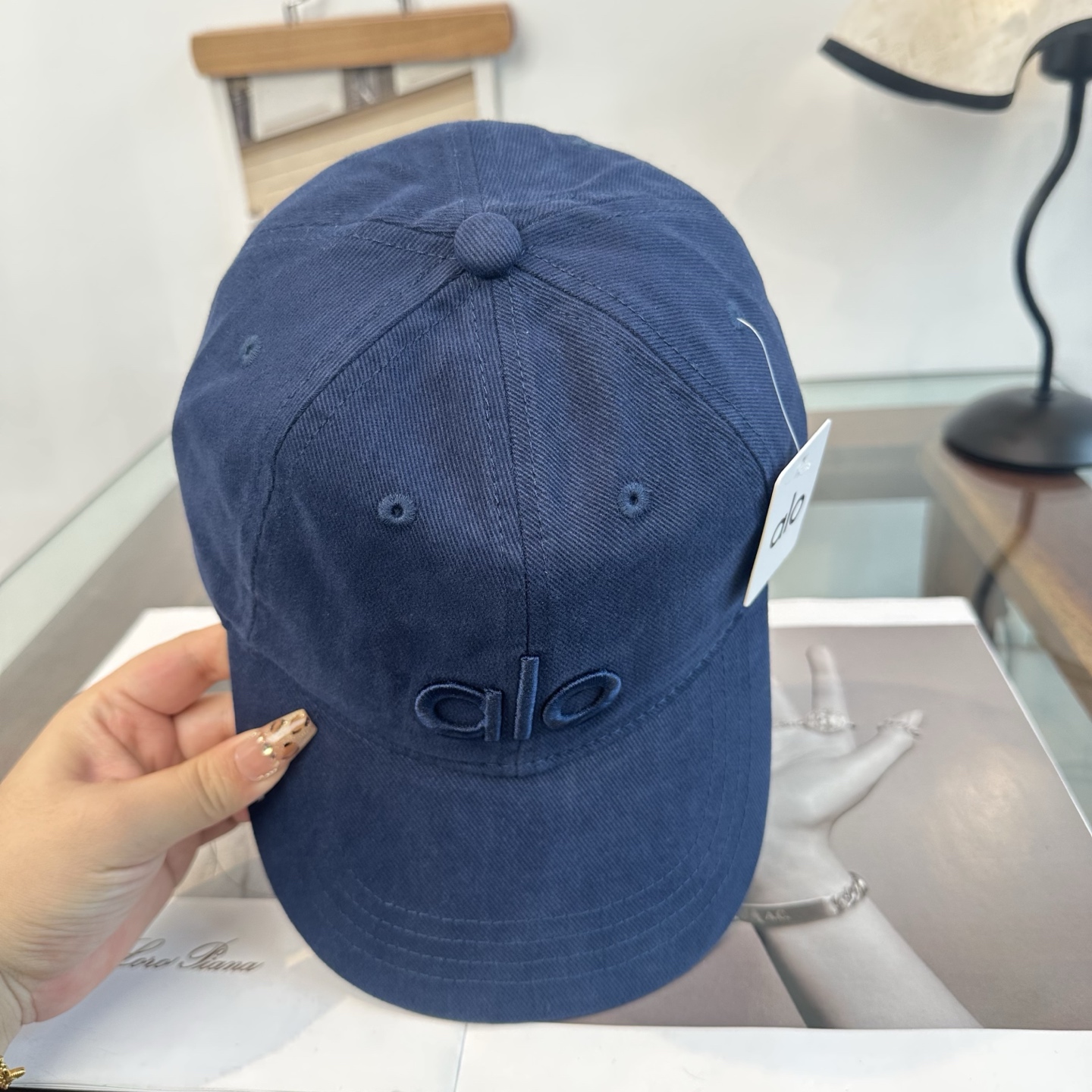 Alo 。爆款 新款棒球帽定制面料，简约时尚更透气，超火爆现货秒发