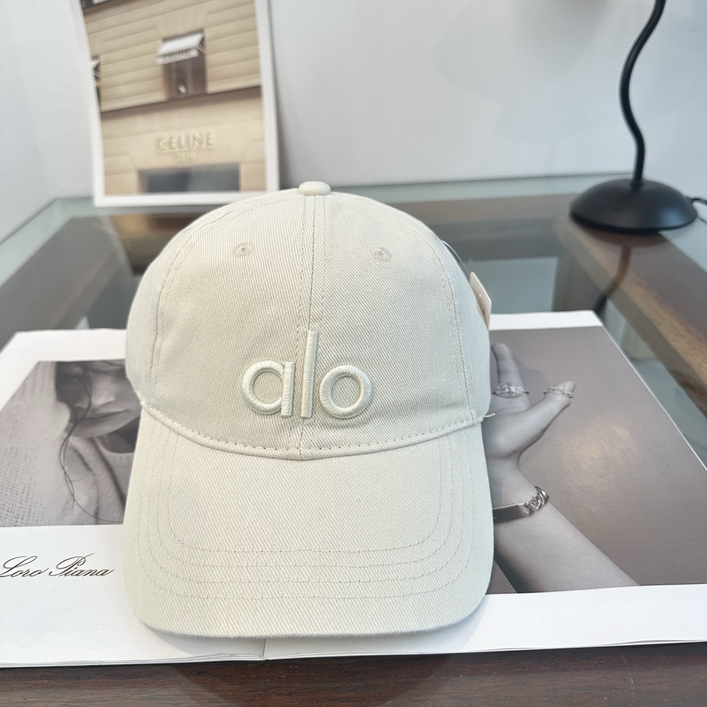 Alo 。爆款 新款棒球帽定制面料，简约时尚更透气，超火爆现货秒发