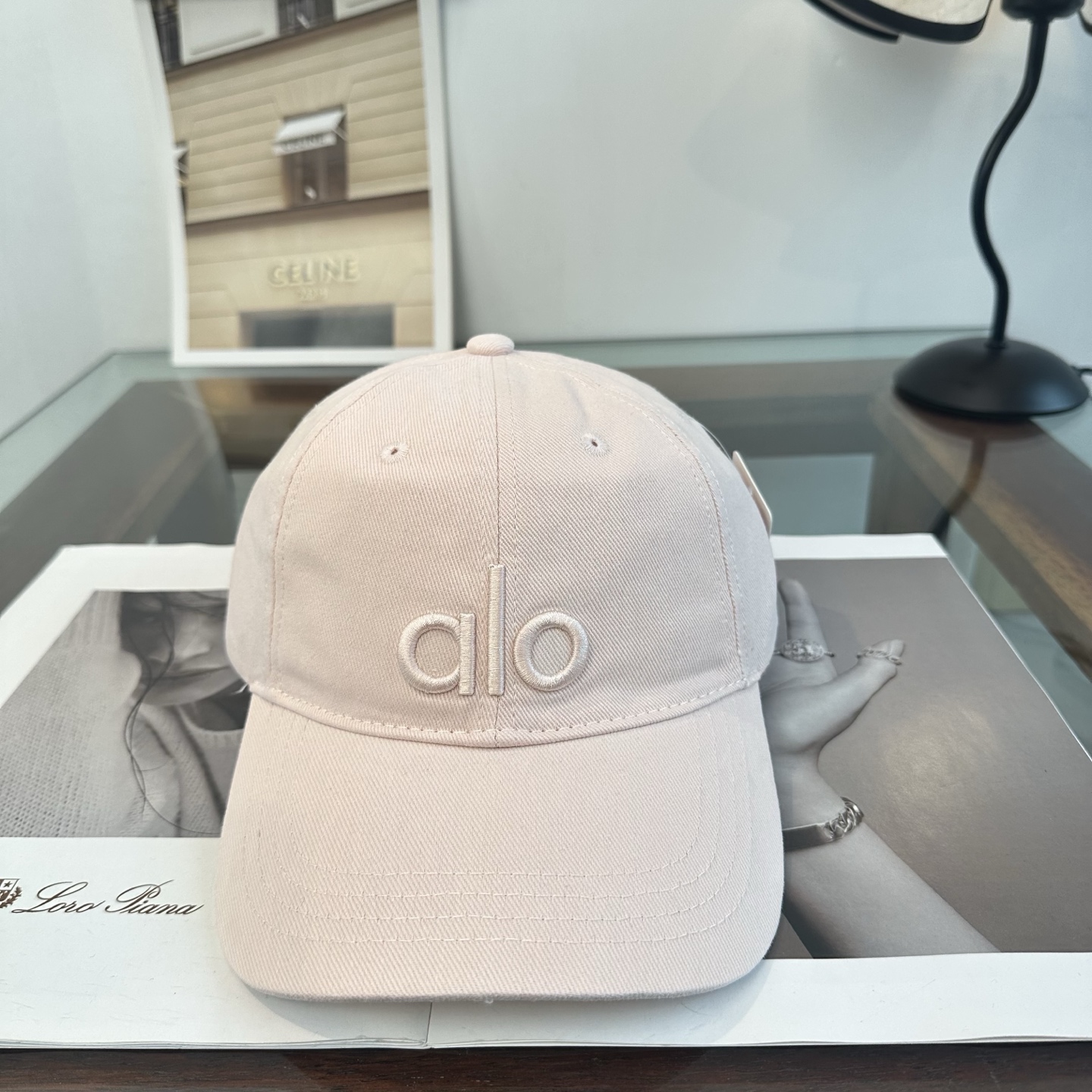 Alo 。爆款 新款棒球帽定制面料，简约时尚更透气，超火爆现货秒发