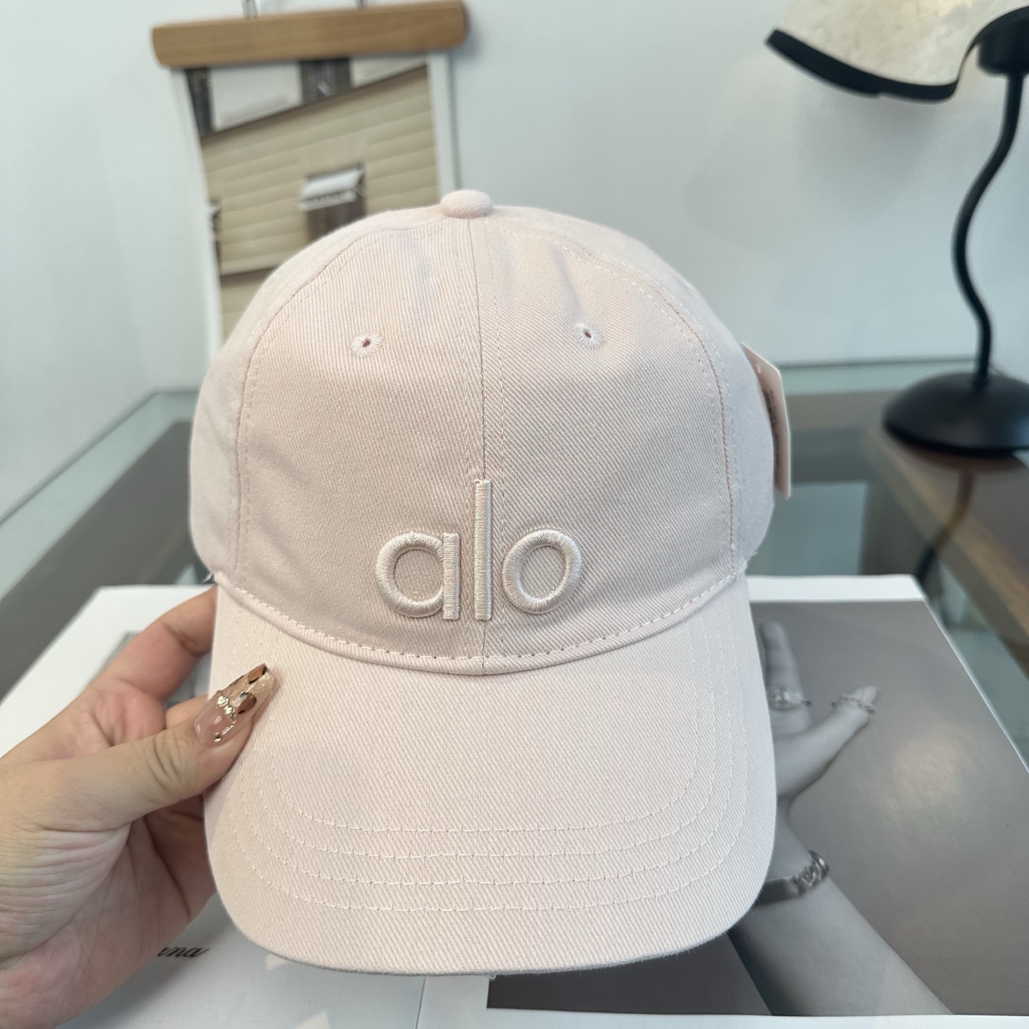 Alo 。爆款 新款棒球帽定制面料，简约时尚更透气，超火爆现货秒发