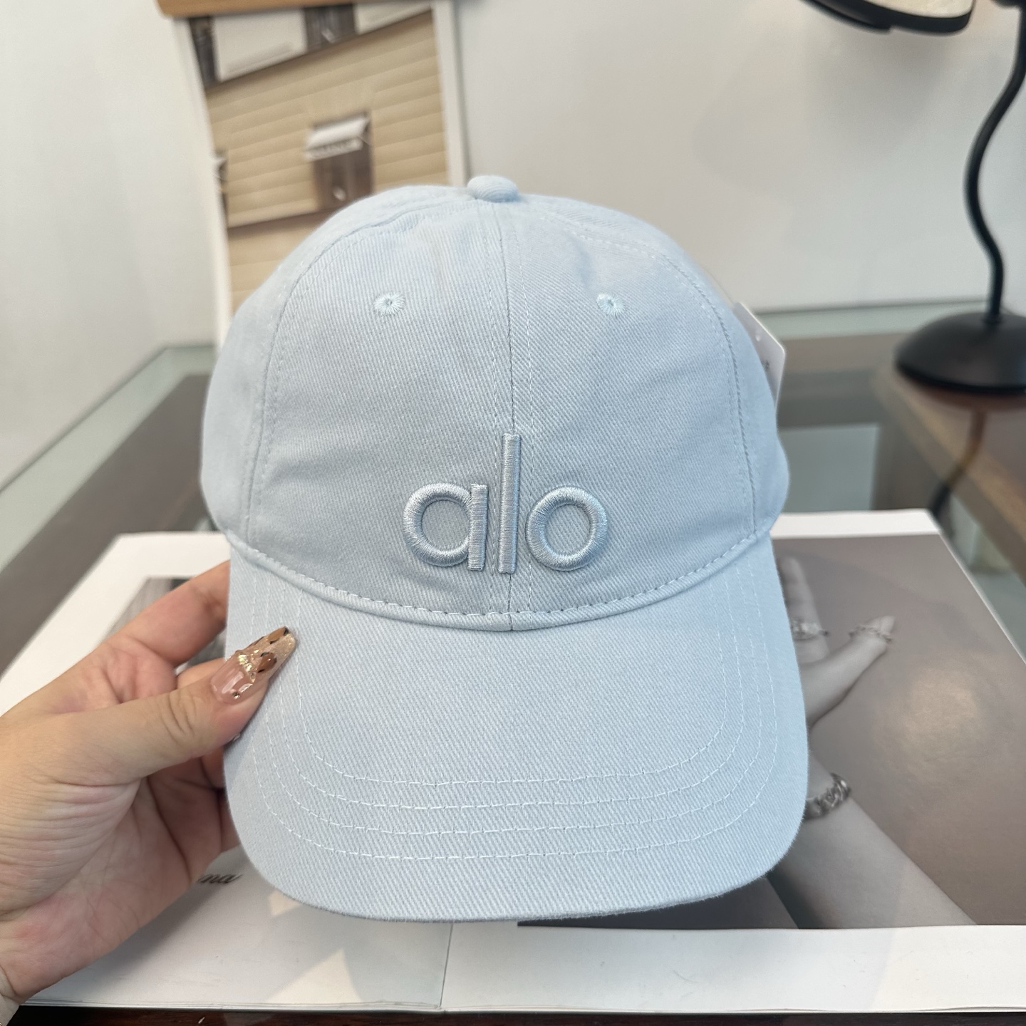 Alo 。爆款 新款棒球帽定制面料，简约时尚更透气，超火爆现货秒发