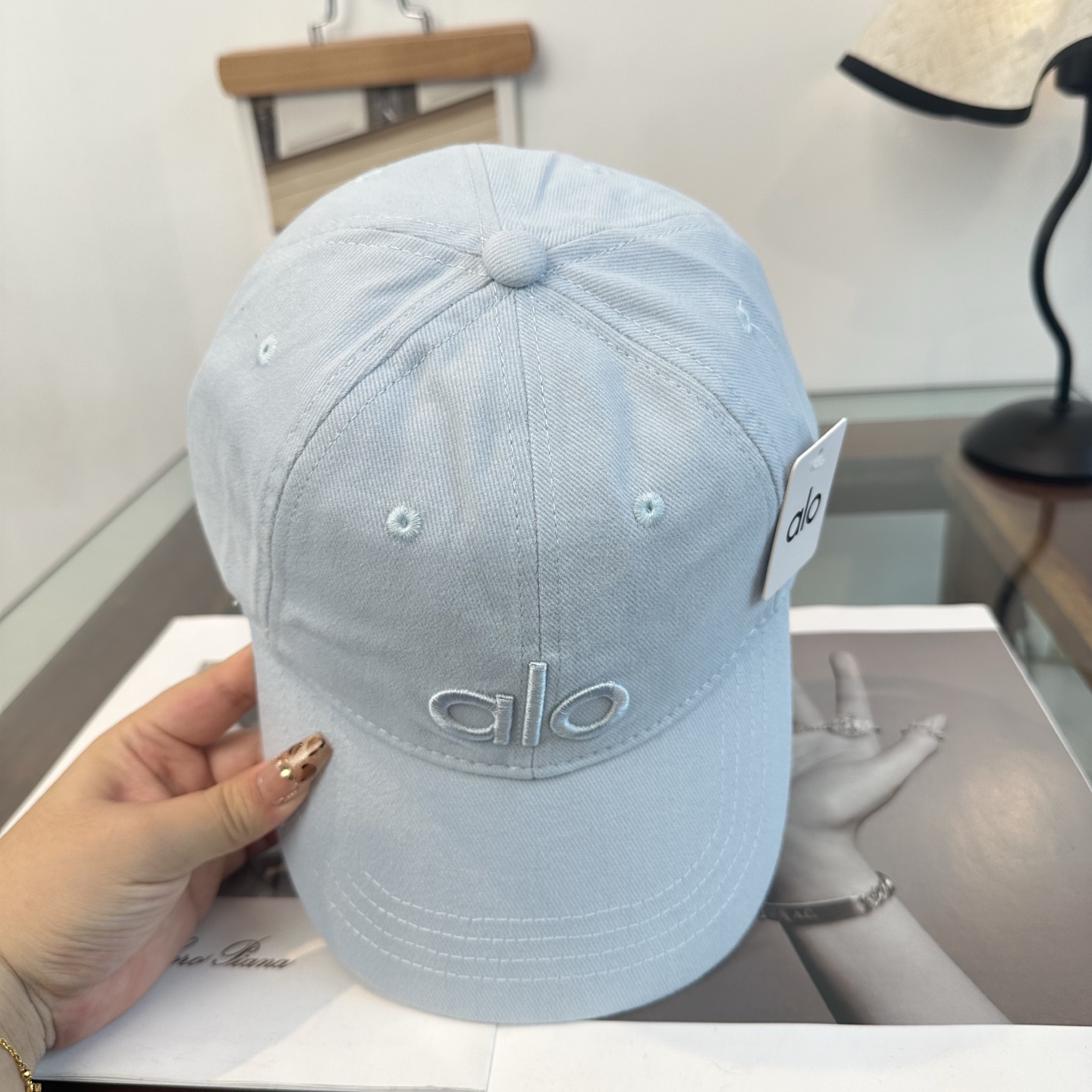 Alo 。爆款 新款棒球帽定制面料，简约时尚更透气，超火爆现货秒发