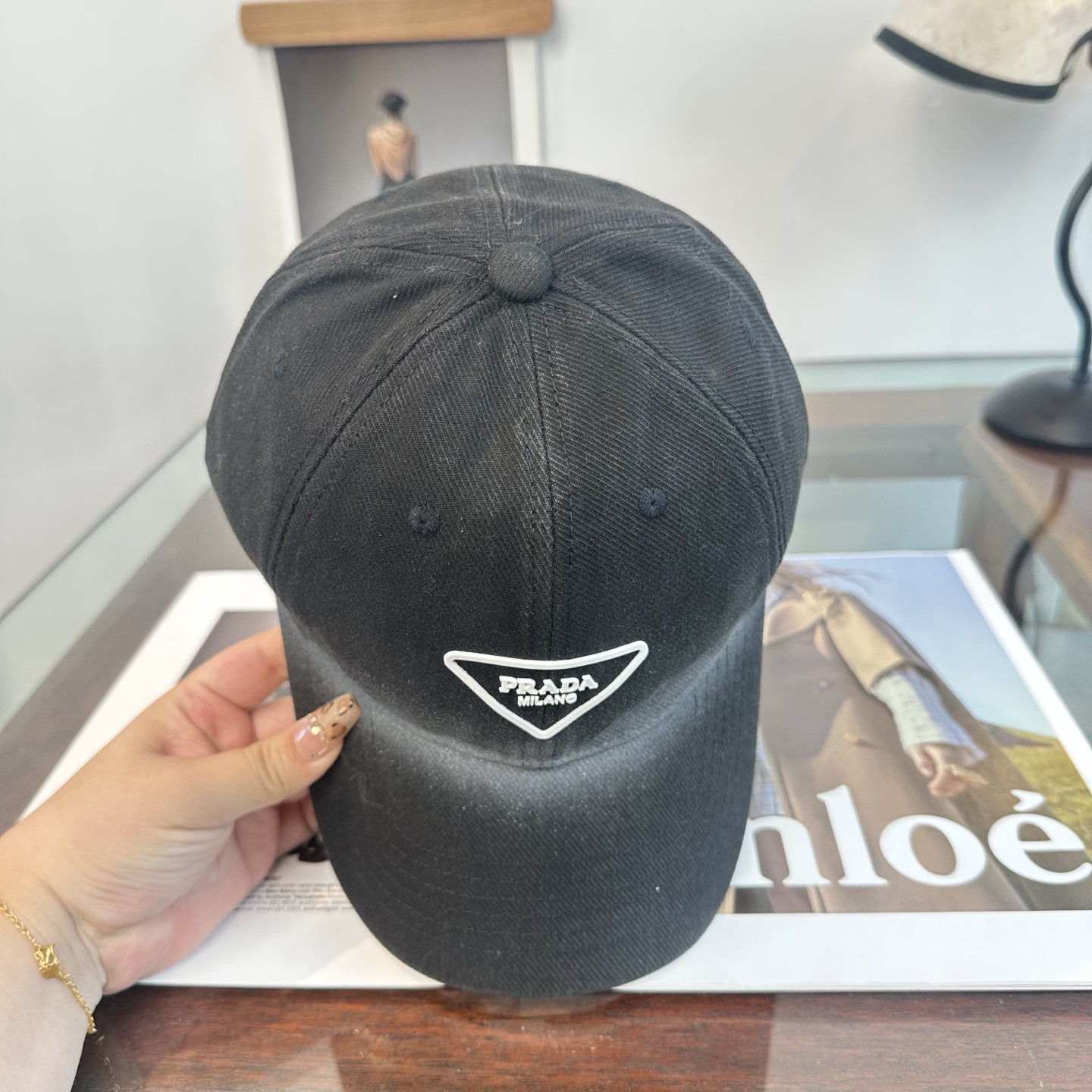 普拉达 Prada 经典渔夫帽，显脸小 大牌款超好搭配，赶紧入手！