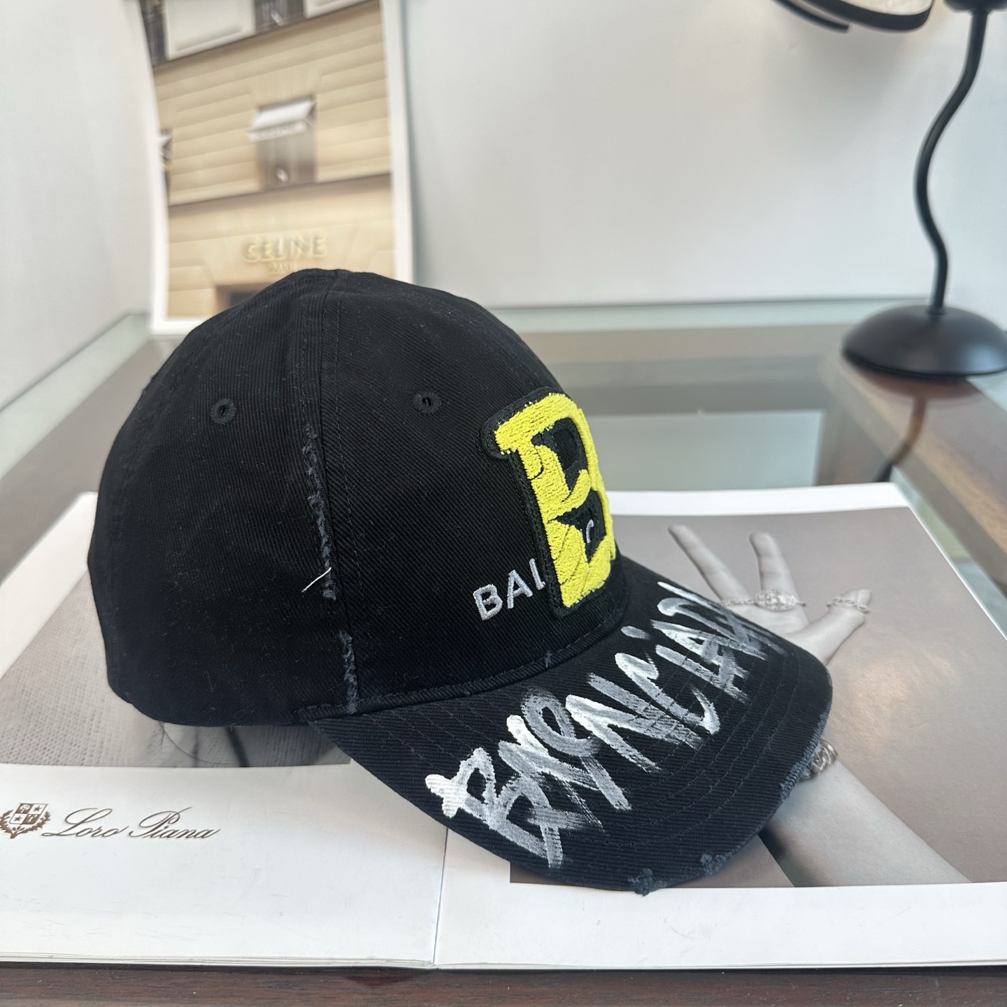 新品Balenciaga 巴黎世家字母新款棒球帽现货秒发🧢简约时尚超级无敌好看的帽子！情侣款！