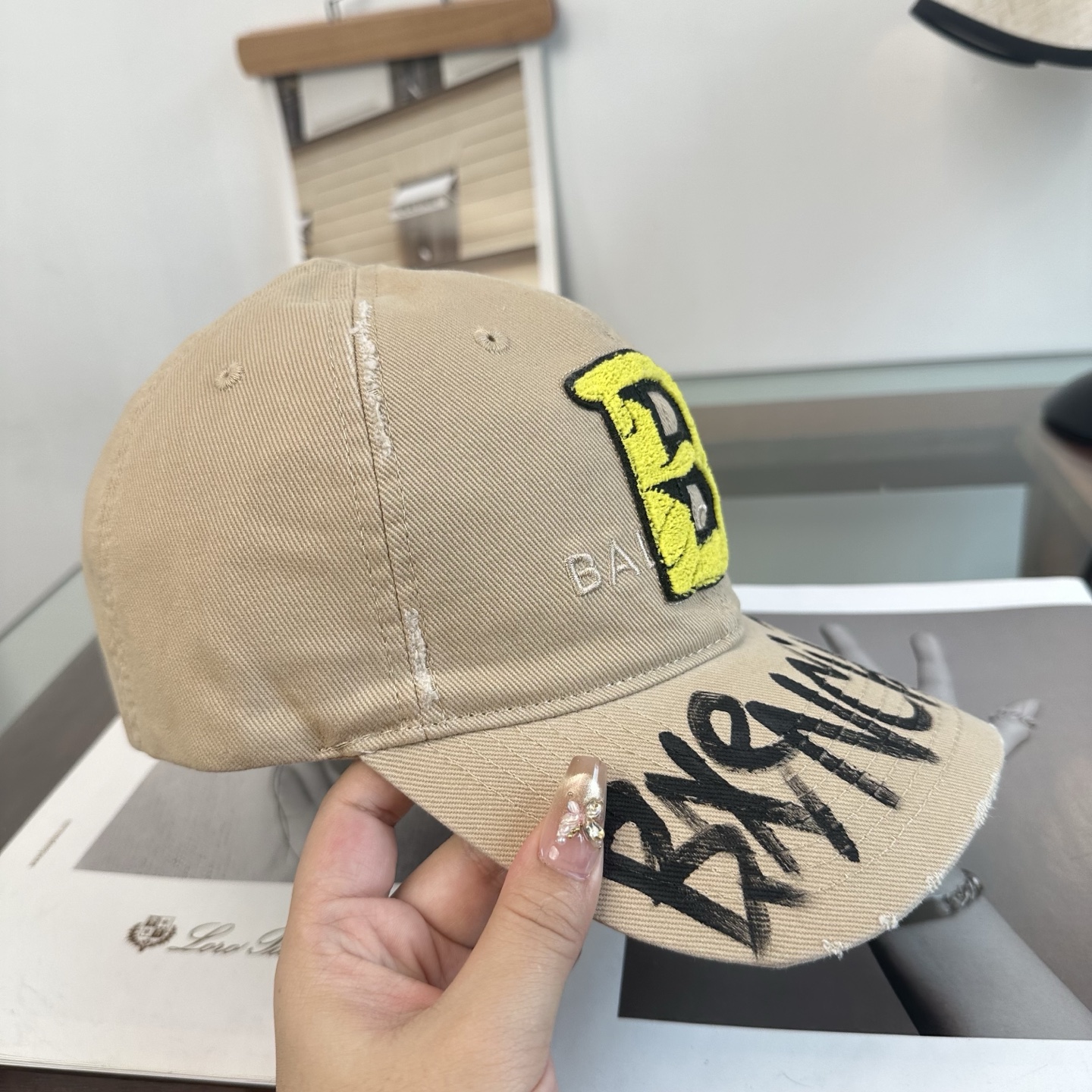 新品Balenciaga 巴黎世家字母新款棒球帽现货秒发🧢简约时尚超级无敌好看的帽子！情侣款！