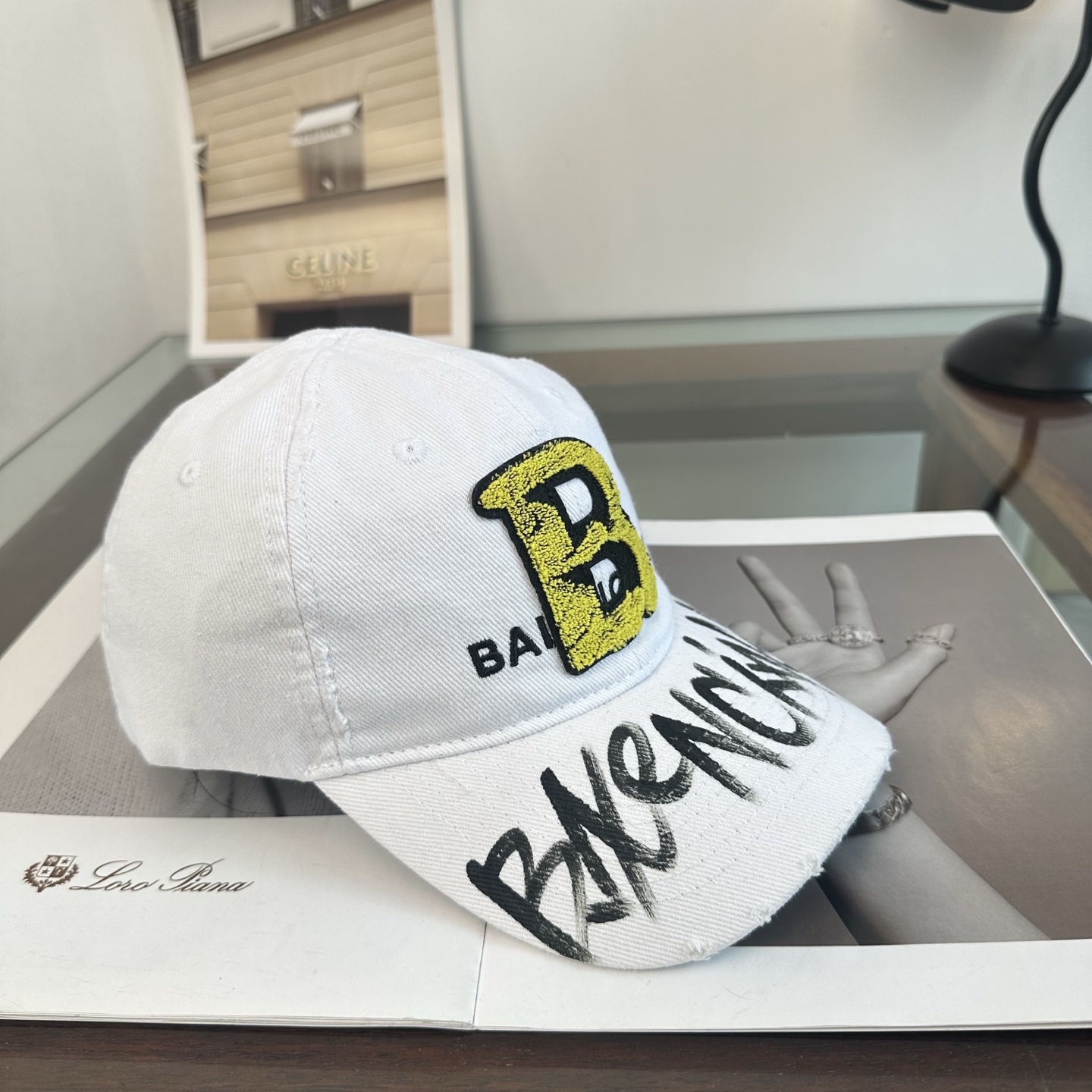 新品Balenciaga 巴黎世家字母新款棒球帽现货秒发🧢简约时尚超级无敌好看的帽子！情侣款！